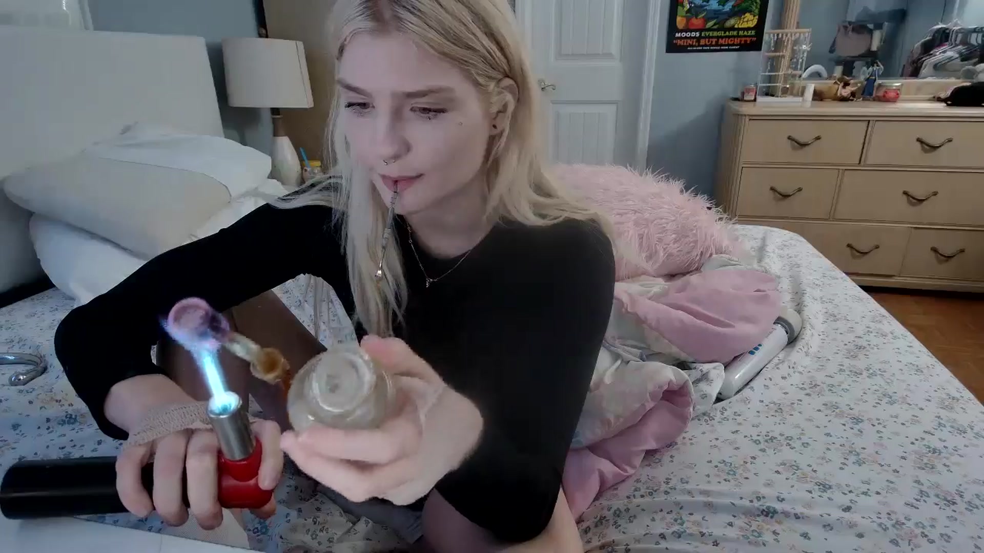 Gallery image thumbnail from DuckChan0's myfreecams stream on, 05/22/2024, 23:56 image 6 of 20