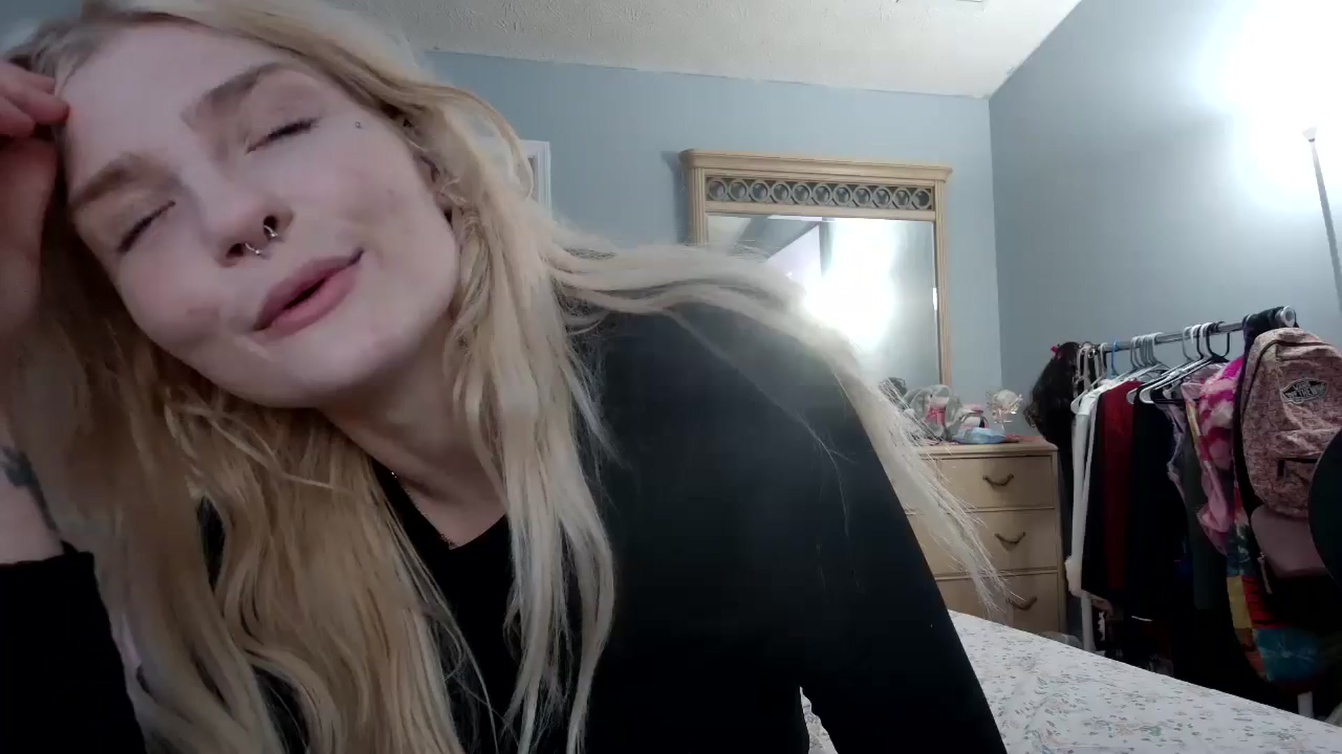 Gallery image thumbnail from DuckChan0's myfreecams stream on, 05/22/2024, 23:56 image 19 of 20