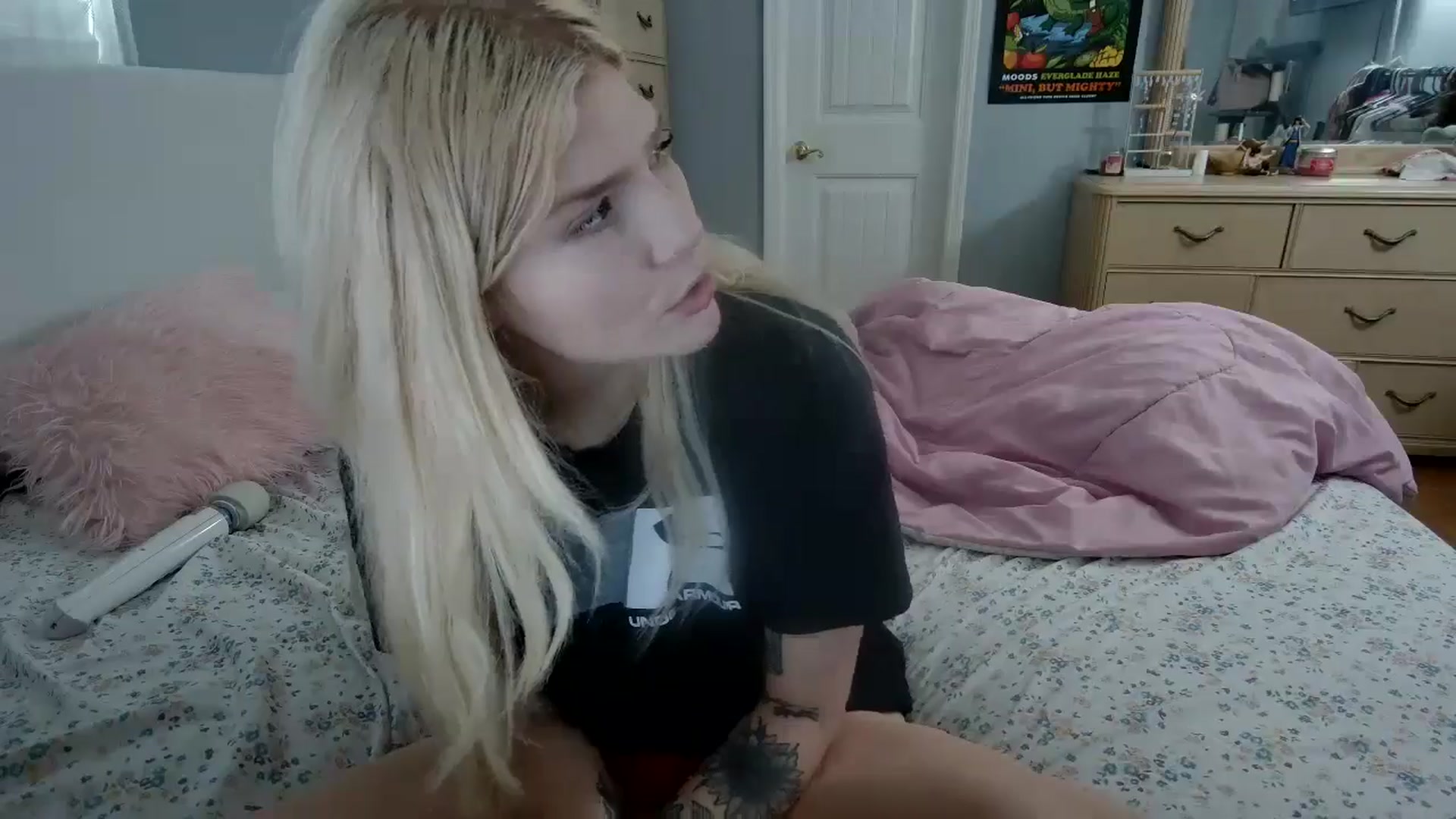 Gallery image thumbnail from DuckChan0's myfreecams stream on, 05/23/2024, 15:33 image 4 of 20
