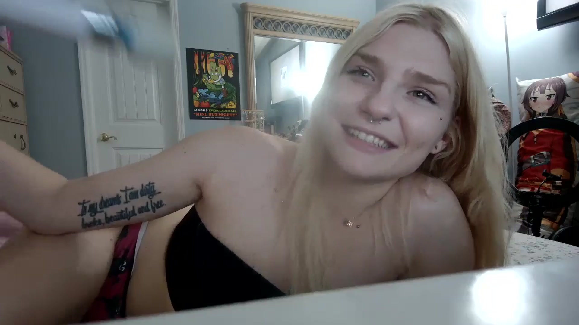 Gallery image thumbnail from DuckChan0's myfreecams stream on, 05/24/2024, 24:20 image 4 of 20