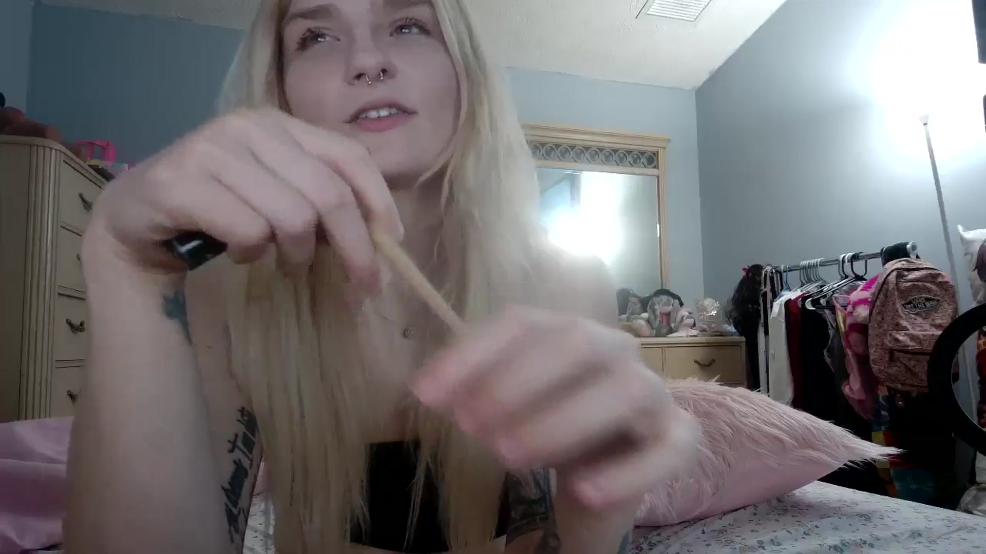 Gallery image thumbnail from DuckChan0's myfreecams stream on, 05/24/2024, 24:20 image 10 of 20