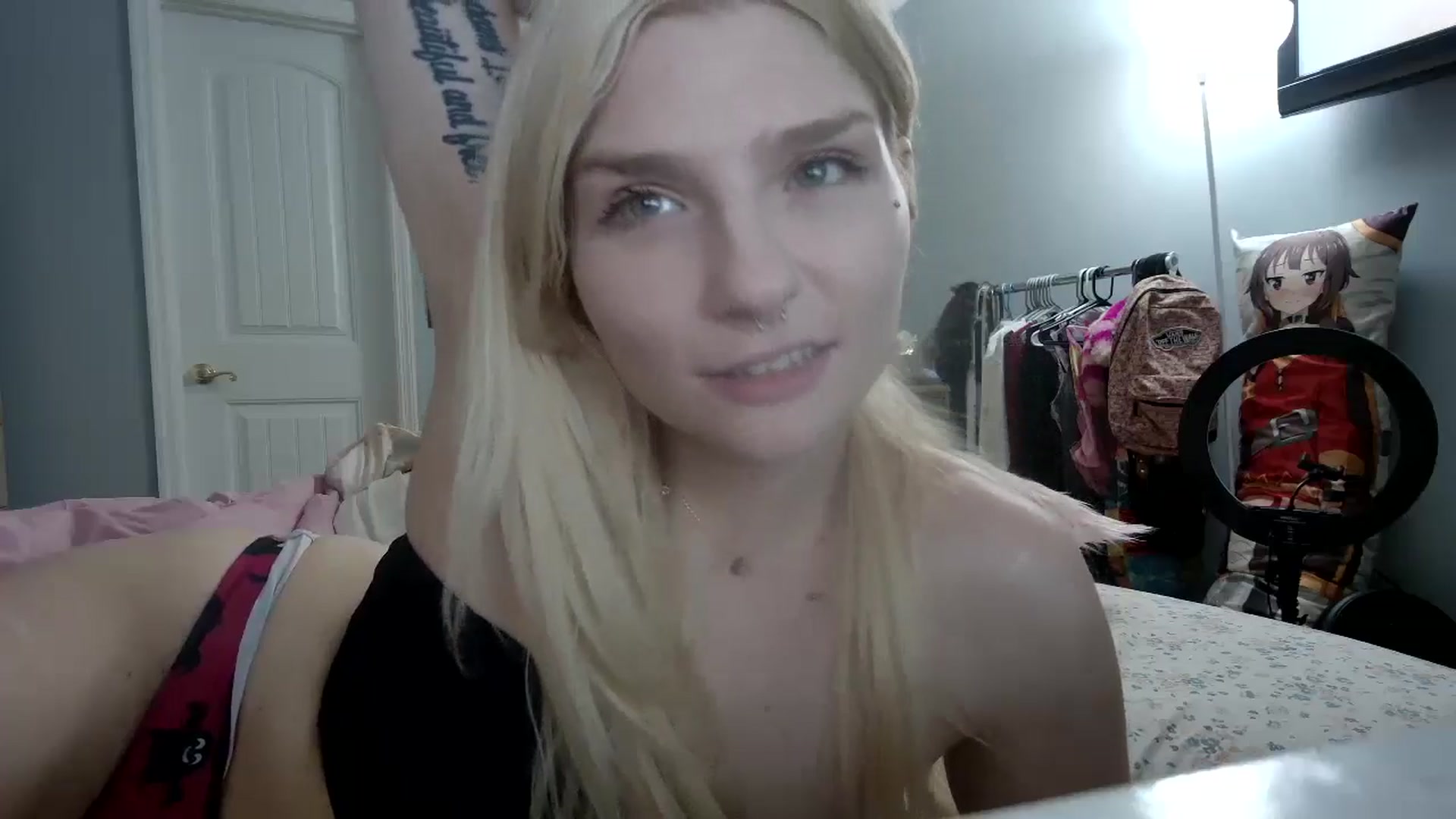 Gallery image thumbnail from DuckChan0's myfreecams stream on, 05/24/2024, 24:20 image 2 of 20