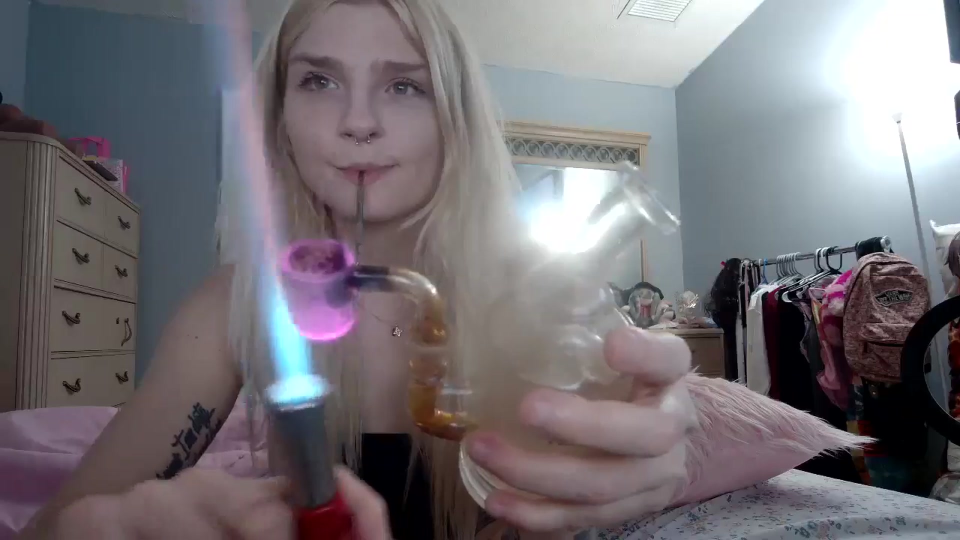 Gallery image thumbnail from DuckChan0's myfreecams stream on, 05/24/2024, 24:20 image 12 of 20