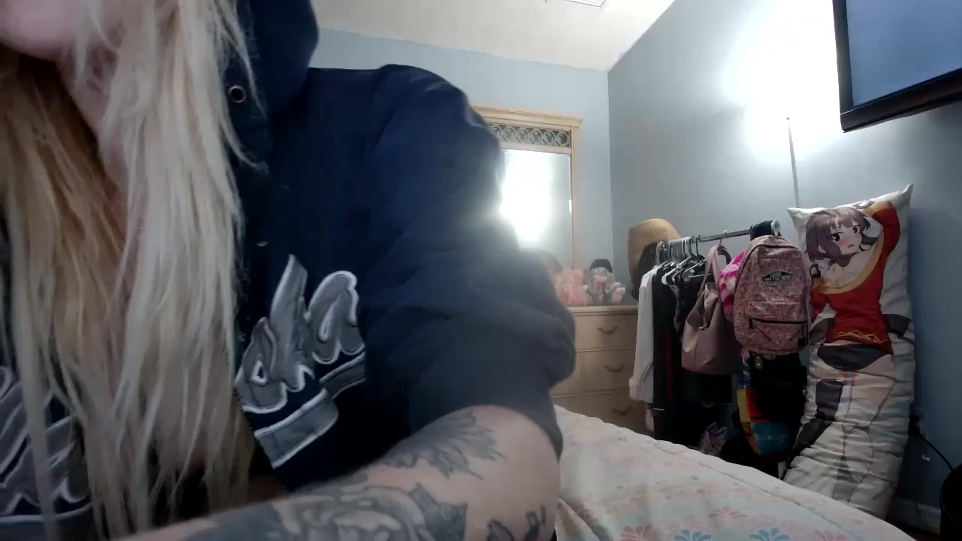 Gallery image thumbnail from DuckChan0's myfreecams stream on, 05/25/2024, 23:16 image 2 of 20