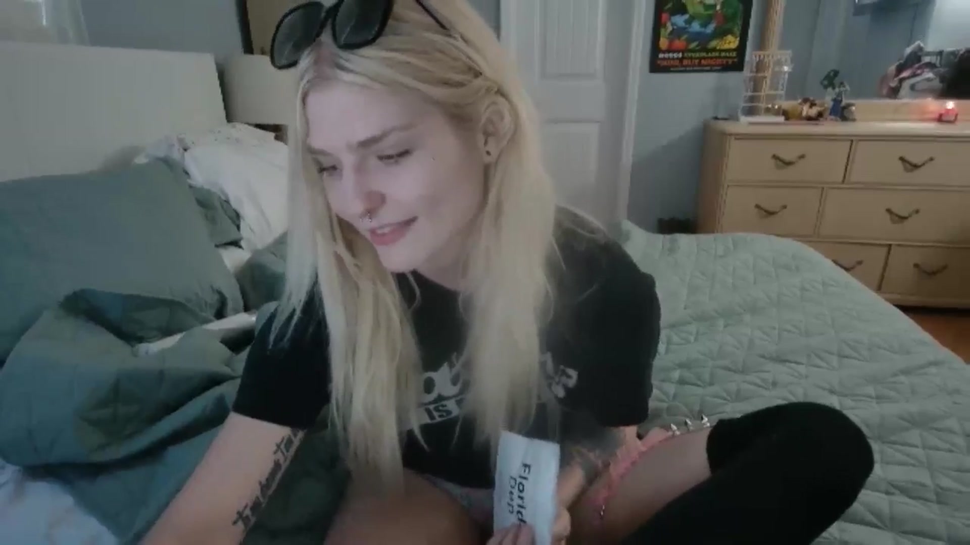 Gallery image thumbnail from DuckChan0's myfreecams stream on, 05/26/2024, 23:33 image 18 of 20