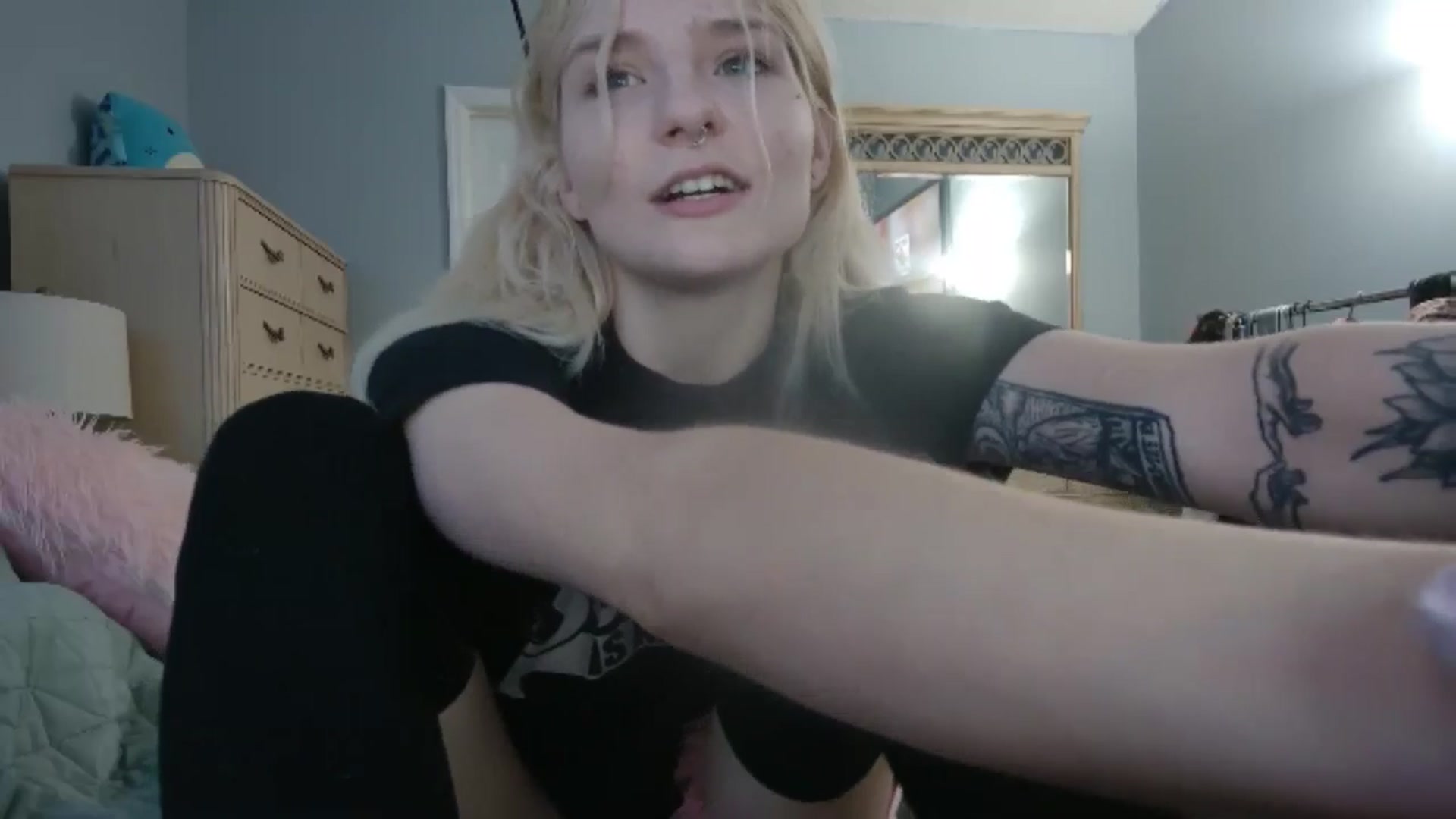 Gallery image thumbnail from DuckChan0's myfreecams stream on, 05/26/2024, 23:33 image 6 of 20