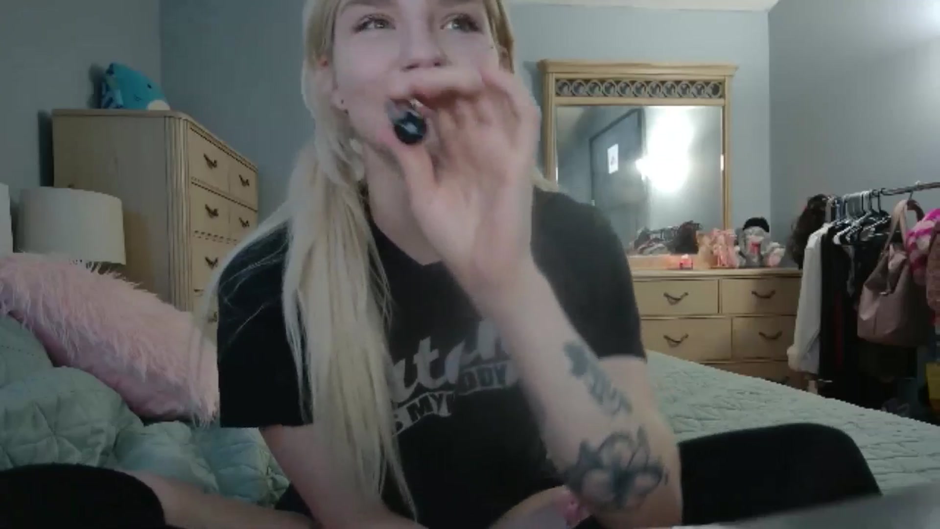 Gallery image thumbnail from DuckChan0's myfreecams stream on, 05/26/2024, 23:33 image 3 of 20