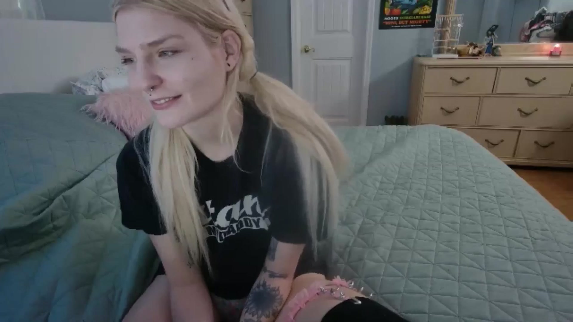 Gallery image thumbnail from DuckChan0's myfreecams stream on, 05/26/2024, 23:33 image 2 of 20