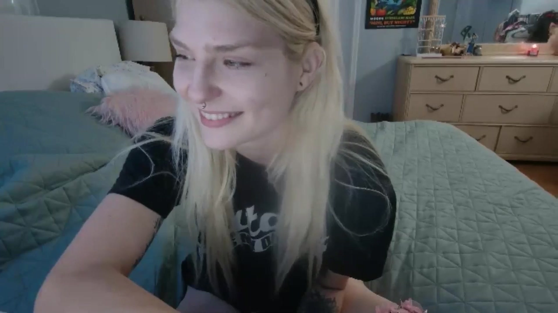 Gallery image thumbnail from DuckChan0's myfreecams stream on, 05/26/2024, 23:33 image 13 of 20