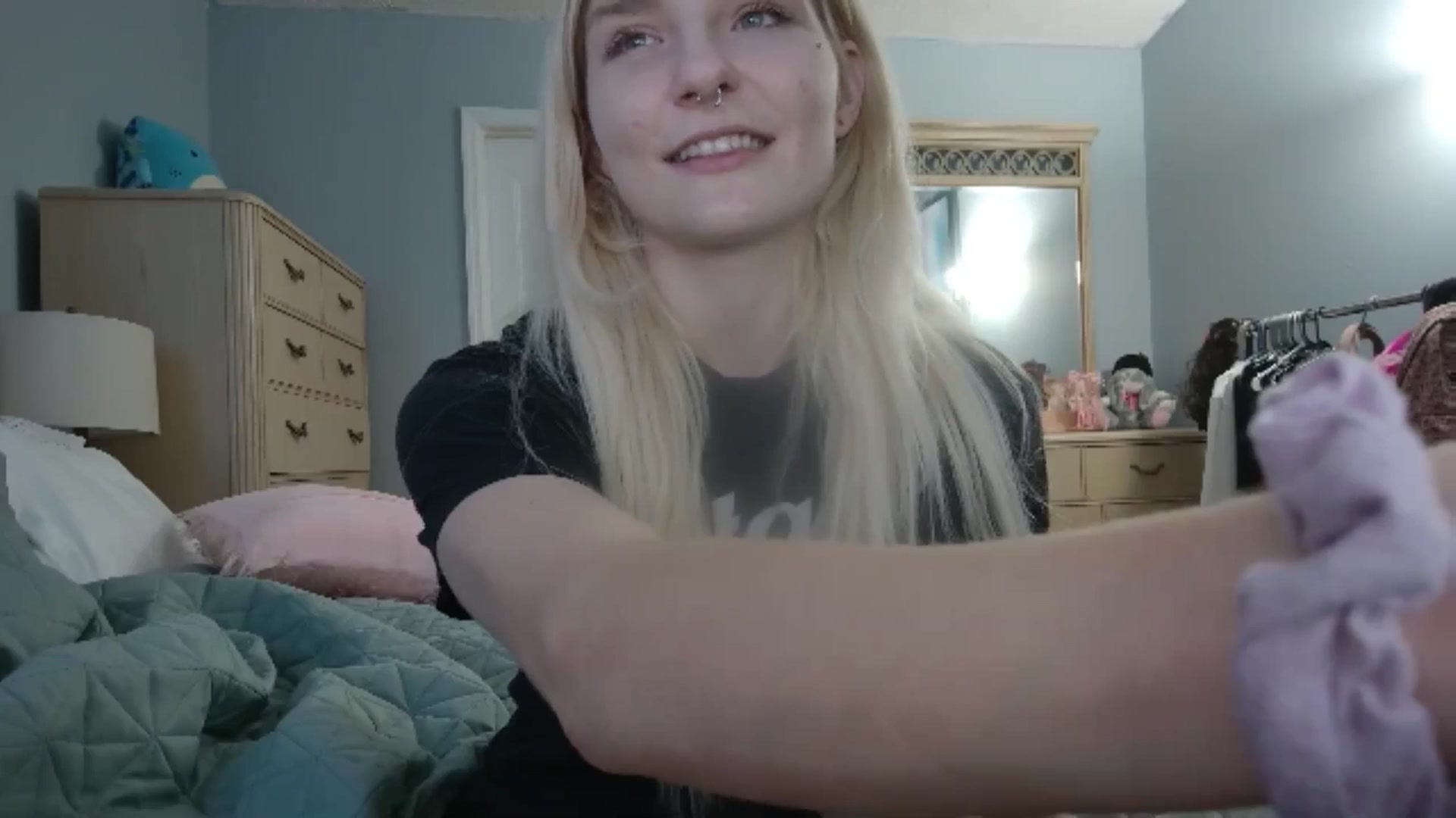 Gallery image thumbnail from DuckChan0's myfreecams stream on, 05/26/2024, 23:56 image 17 of 20