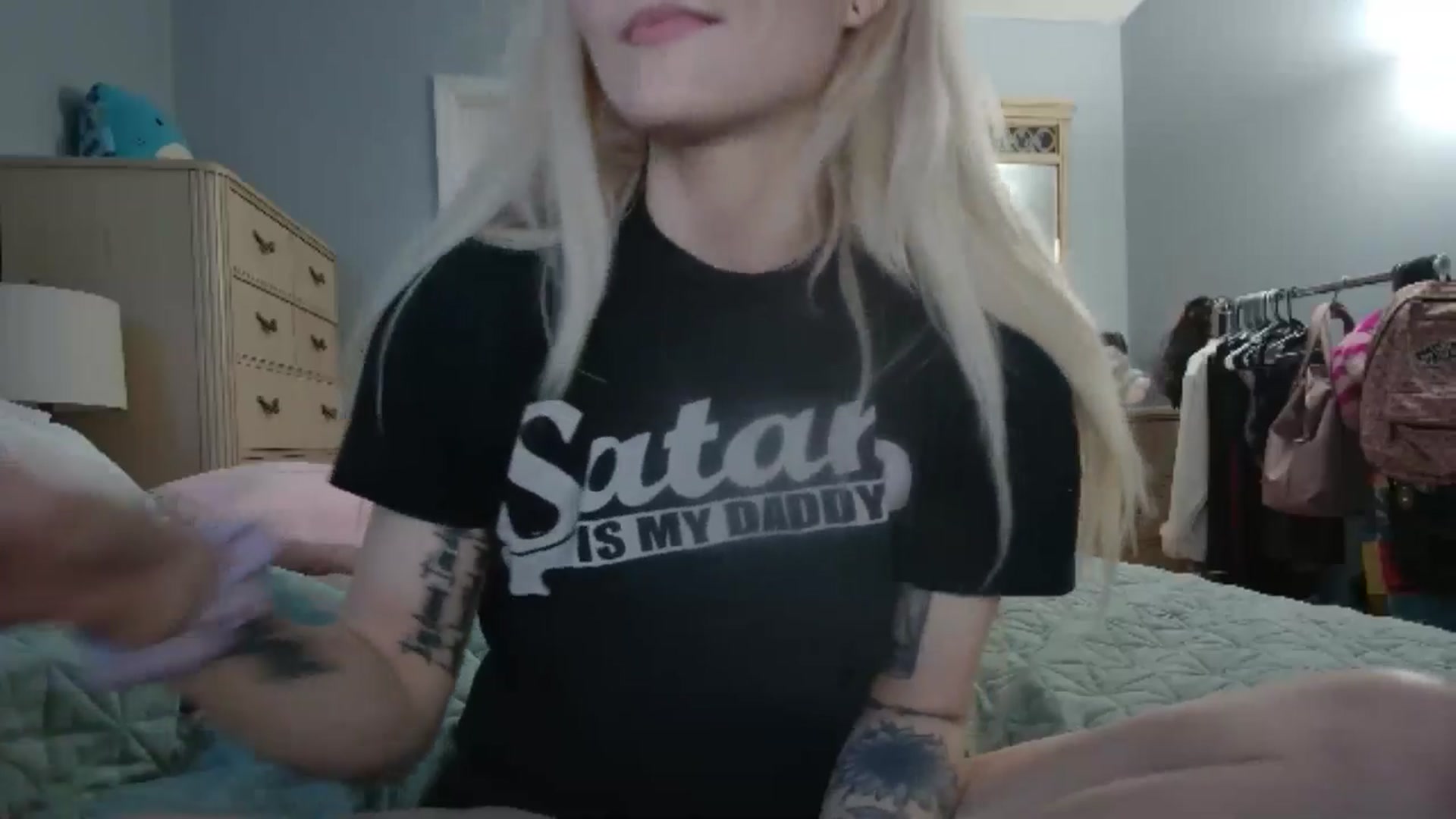 Gallery image thumbnail from DuckChan0's myfreecams stream on, 05/26/2024, 23:56 image 19 of 20