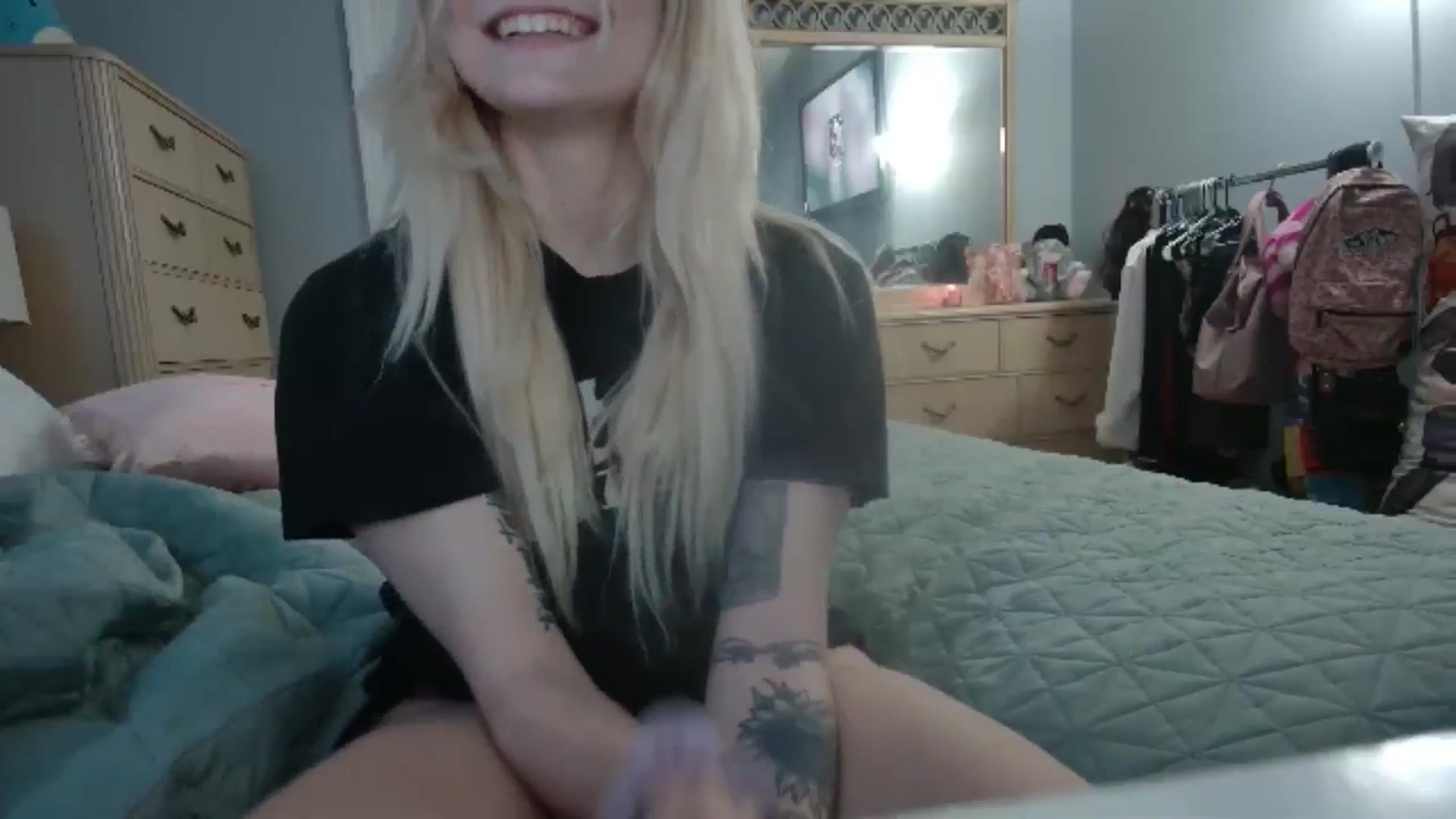 Gallery image thumbnail from DuckChan0's myfreecams stream on, 05/26/2024, 23:56 image 16 of 20