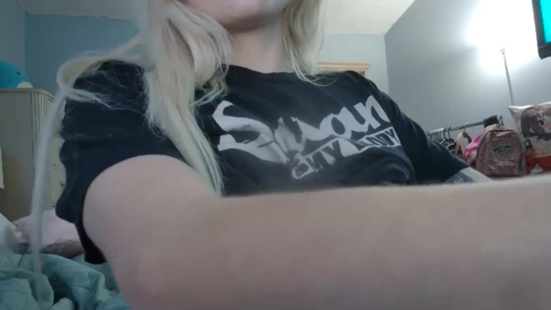 Gallery image thumbnail from DuckChan0's myfreecams stream on, 05/26/2024, 23:56 image 14 of 20