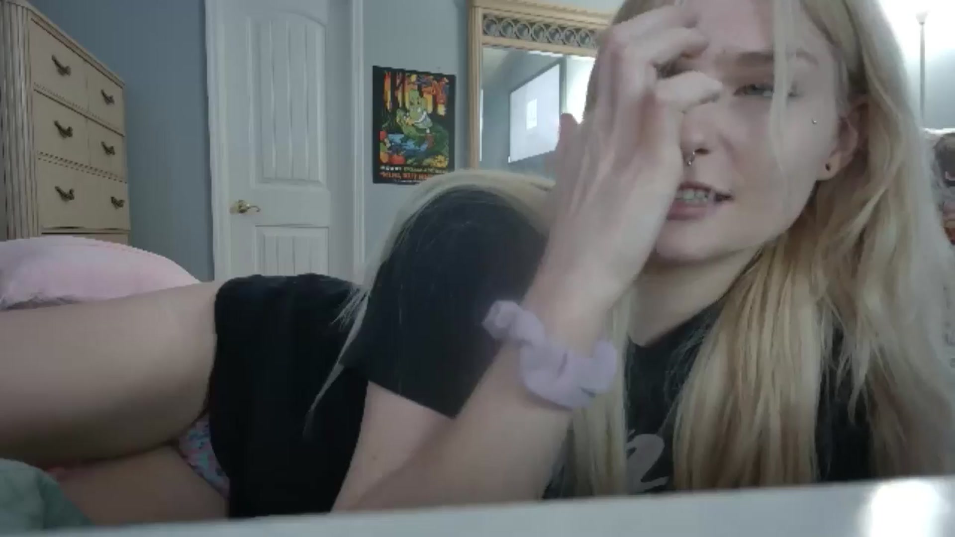 Gallery image thumbnail from DuckChan0's myfreecams stream on, 05/26/2024, 23:56 image 7 of 20