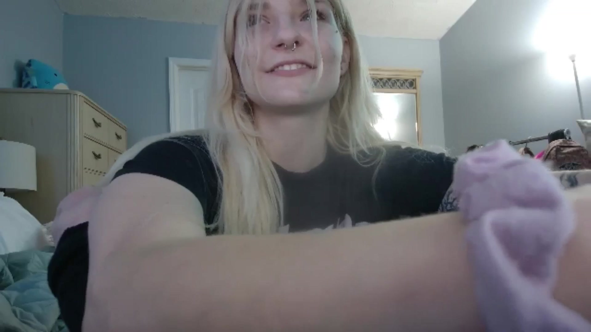 Gallery image thumbnail from DuckChan0's myfreecams stream on, 05/26/2024, 23:56 image 15 of 20