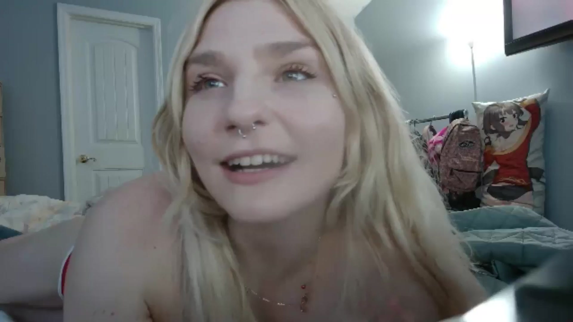 Gallery image thumbnail from DuckChan0's myfreecams stream on, 05/27/2024, 21:18 image 11 of 20