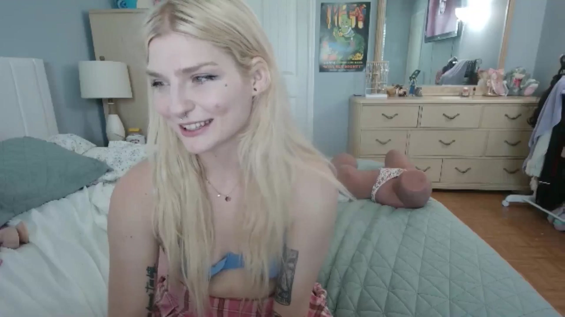 Gallery image thumbnail from DuckChan0's myfreecams stream on, 05/28/2024, 16:47 image 16 of 20