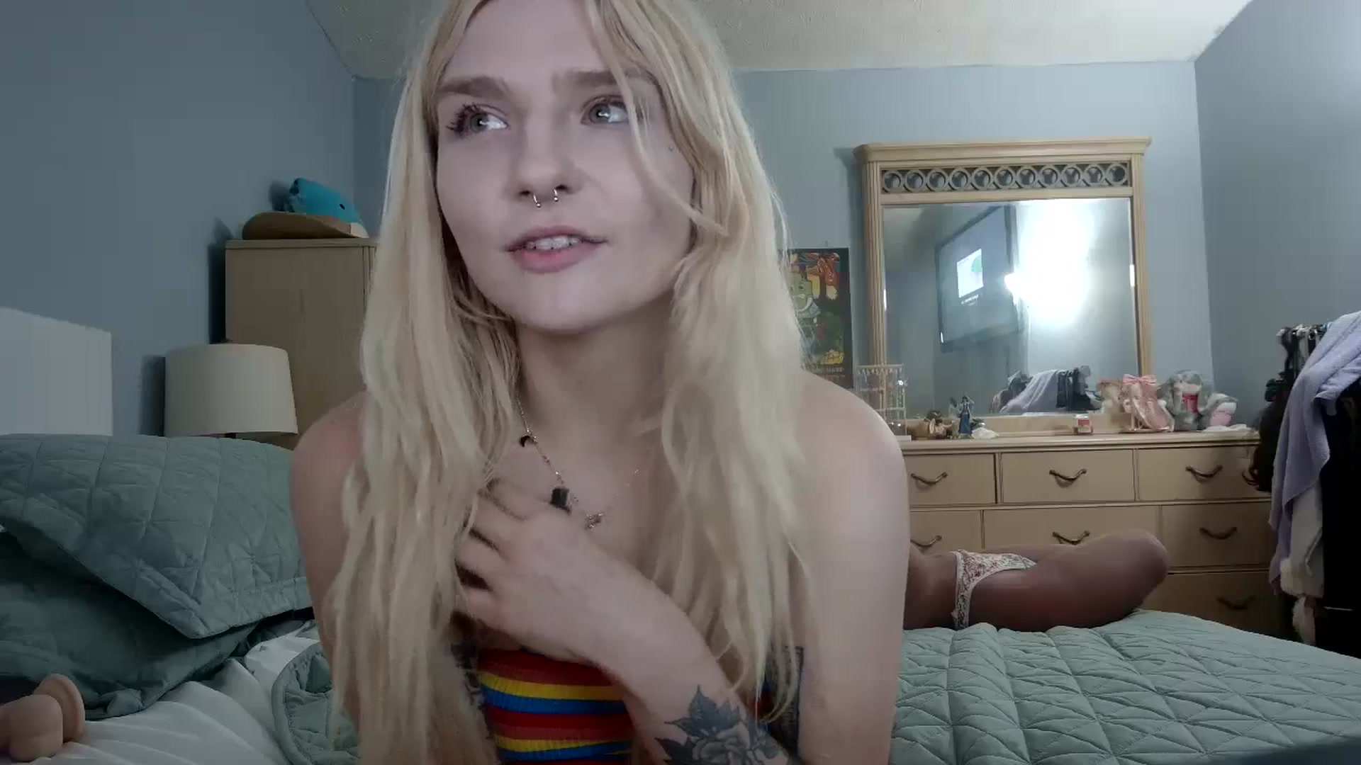 Gallery image thumbnail from DuckChan0's myfreecams stream on, 05/28/2024, 22:32 image 7 of 20