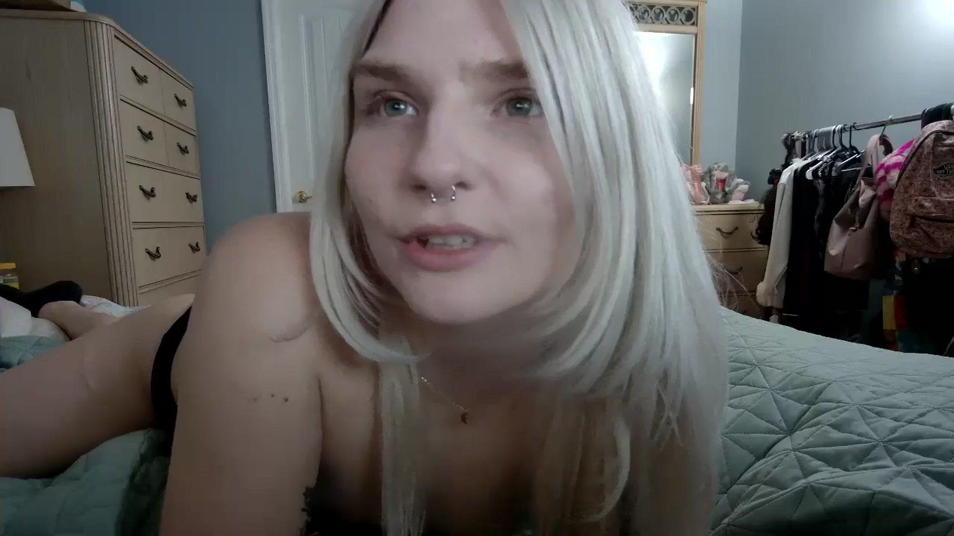 Gallery image thumbnail from DuckChan0's myfreecams stream on, 05/30/2024, 24:30 image 15 of 20