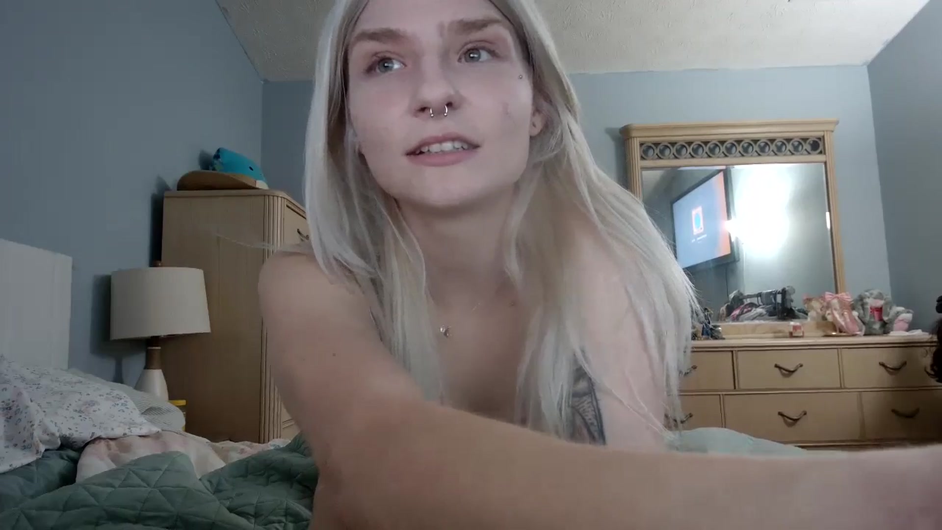 Gallery image thumbnail from DuckChan0's myfreecams stream on, 05/30/2024, 24:30 image 4 of 20