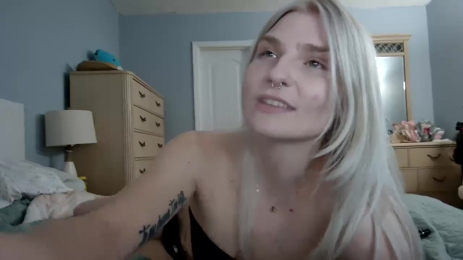 Gallery image thumbnail from DuckChan0's myfreecams stream on, 05/30/2024, 24:30 image 3 of 20