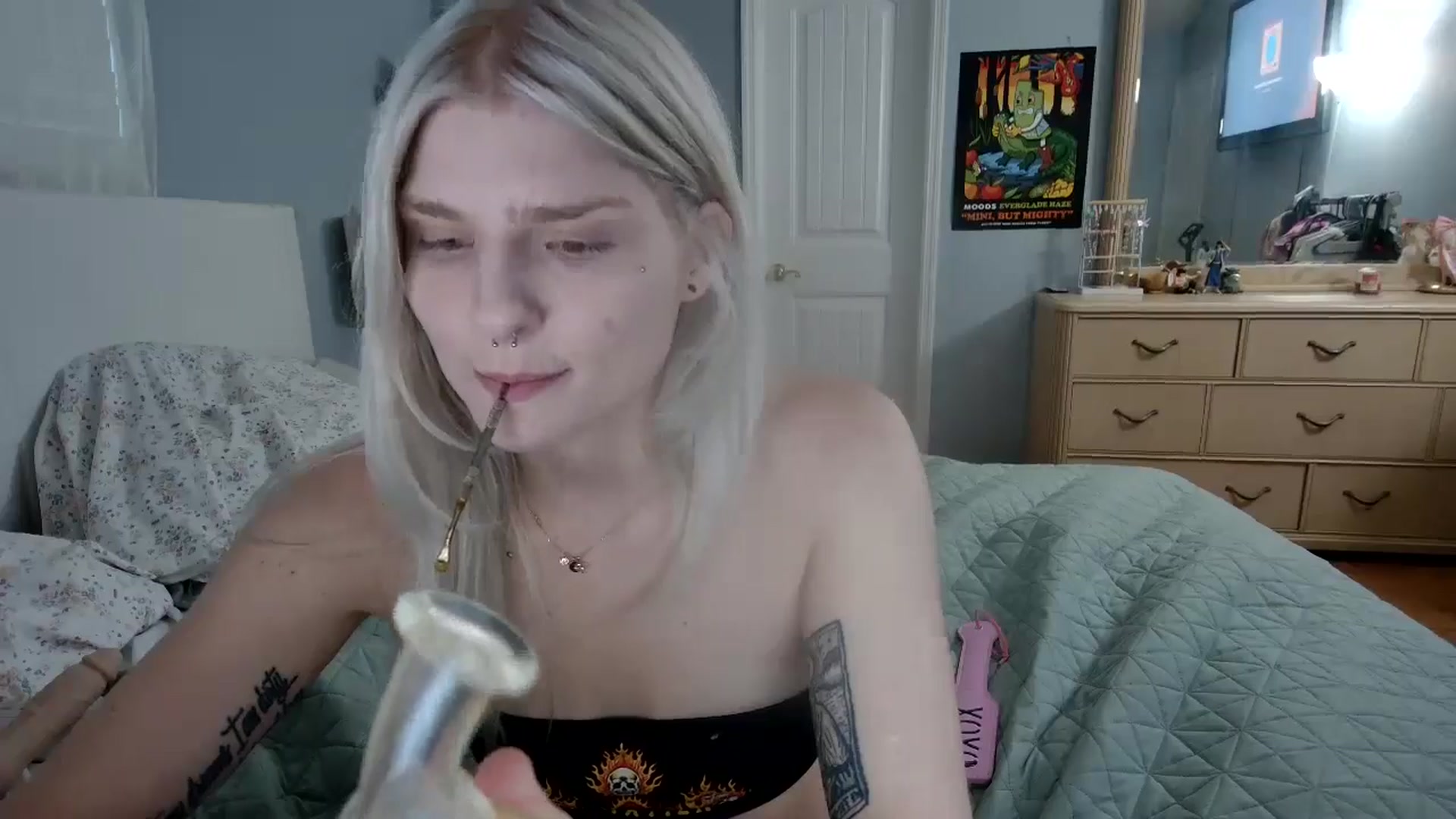 Gallery image thumbnail from DuckChan0's myfreecams stream on, 05/30/2024, 24:30 image 6 of 20
