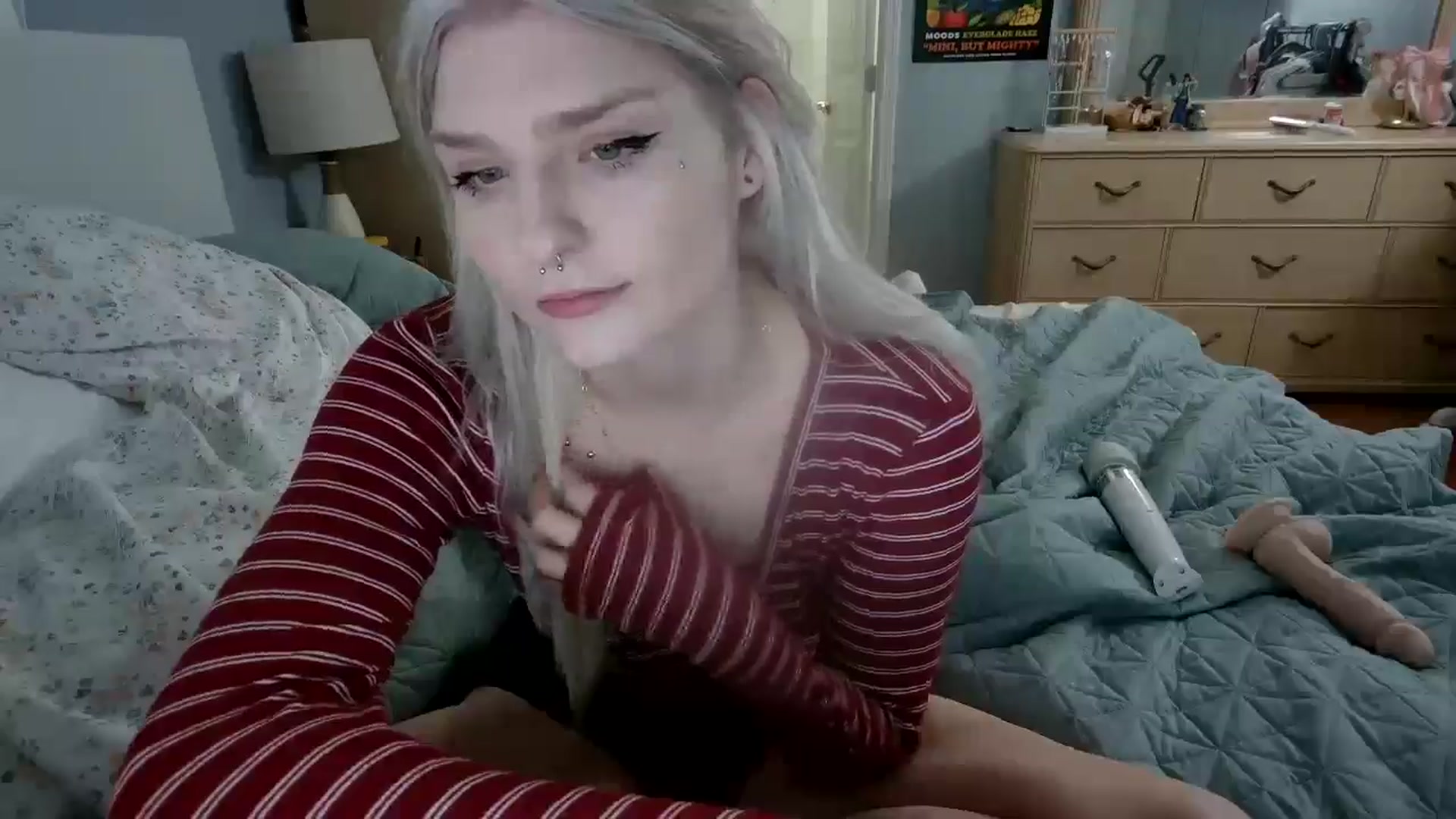 Gallery image thumbnail from DuckChan0's myfreecams stream on, 05/30/2024, 19:12 image 9 of 20