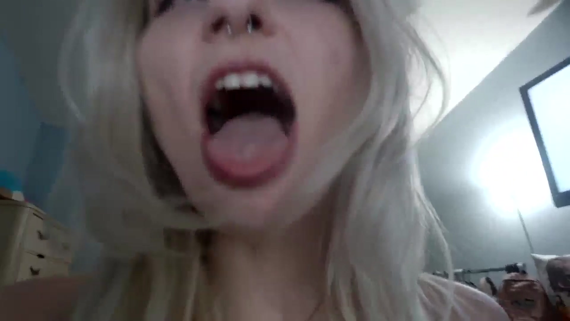 Gallery image thumbnail from DuckChan0's myfreecams stream on, 05/31/2024, 24:02 image 15 of 20