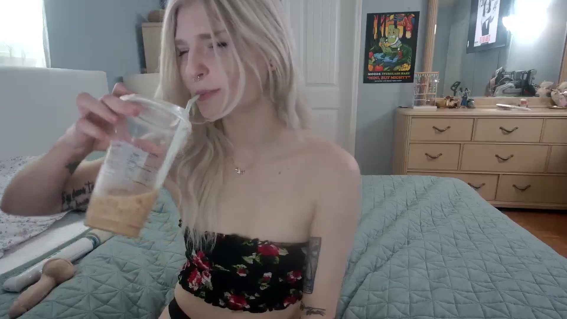 Gallery image thumbnail from DuckChan0's myfreecams stream on, 05/31/2024, 14:23 image 16 of 20