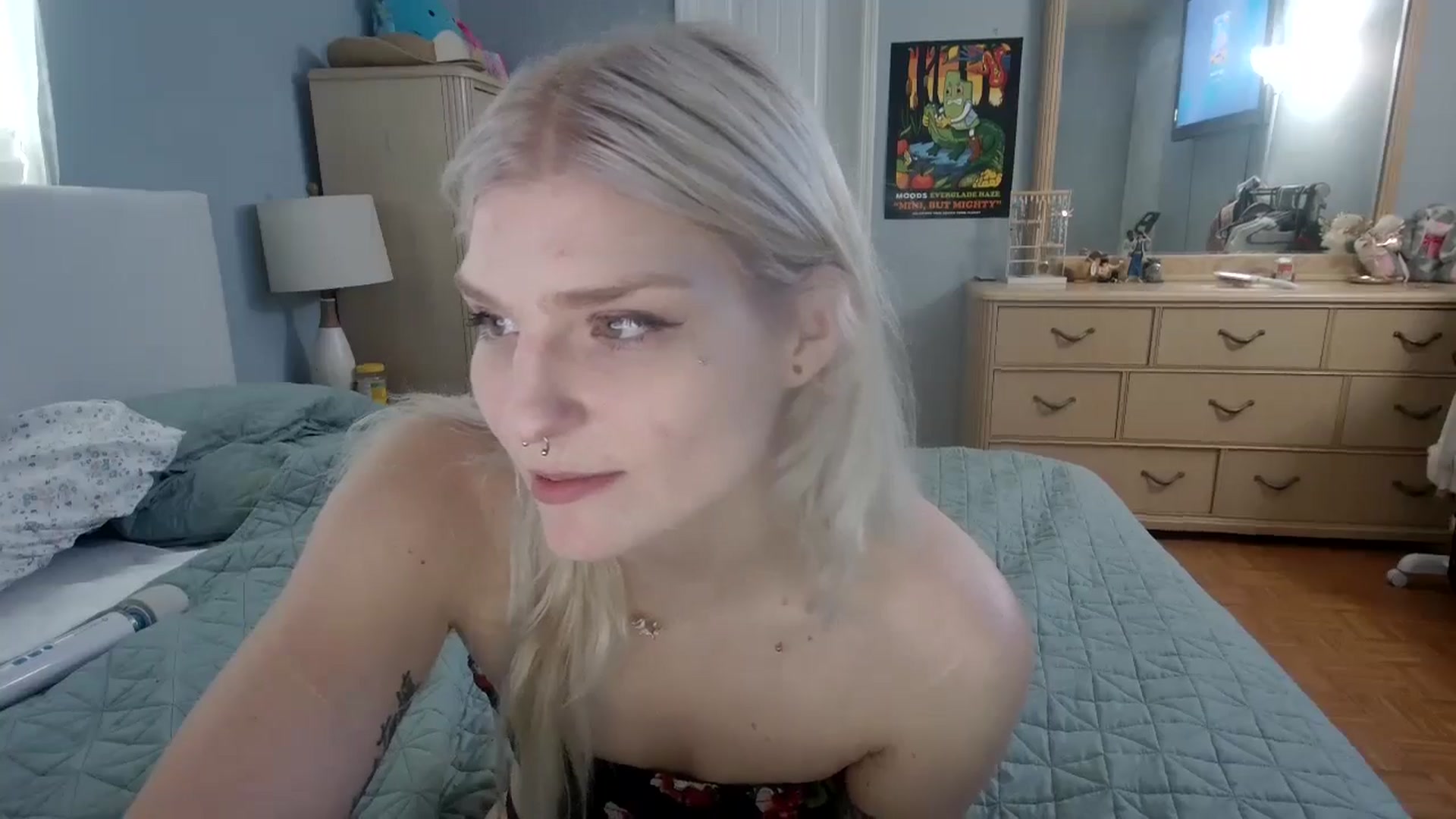 Gallery image thumbnail from DuckChan0's myfreecams stream on, 05/31/2024, 15:35 image 16 of 20