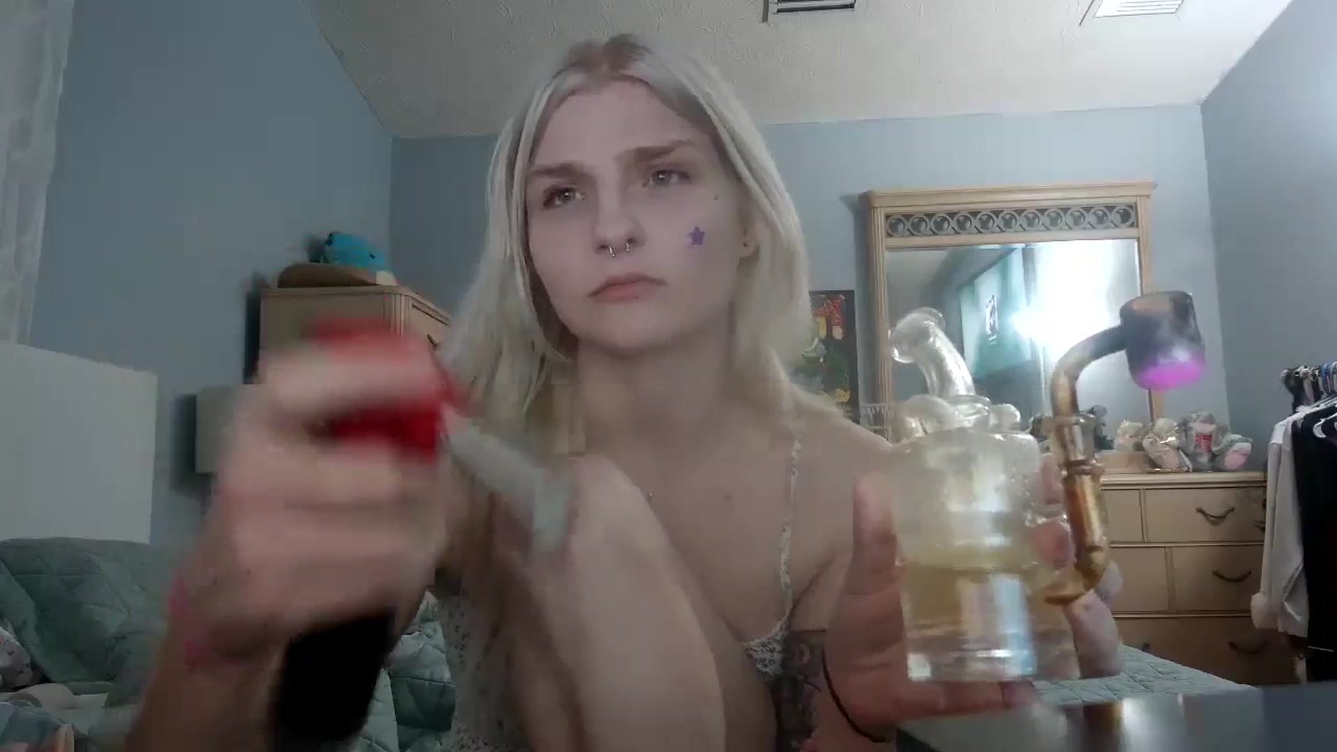 Gallery image thumbnail from DuckChan0's myfreecams stream on, 06/01/2024, 24:42 image 13 of 20