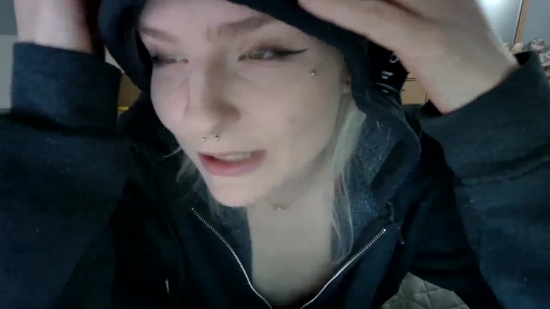 Gallery image thumbnail from DuckChan0's myfreecams stream on, 06/01/2024, 23:07 image 10 of 20
