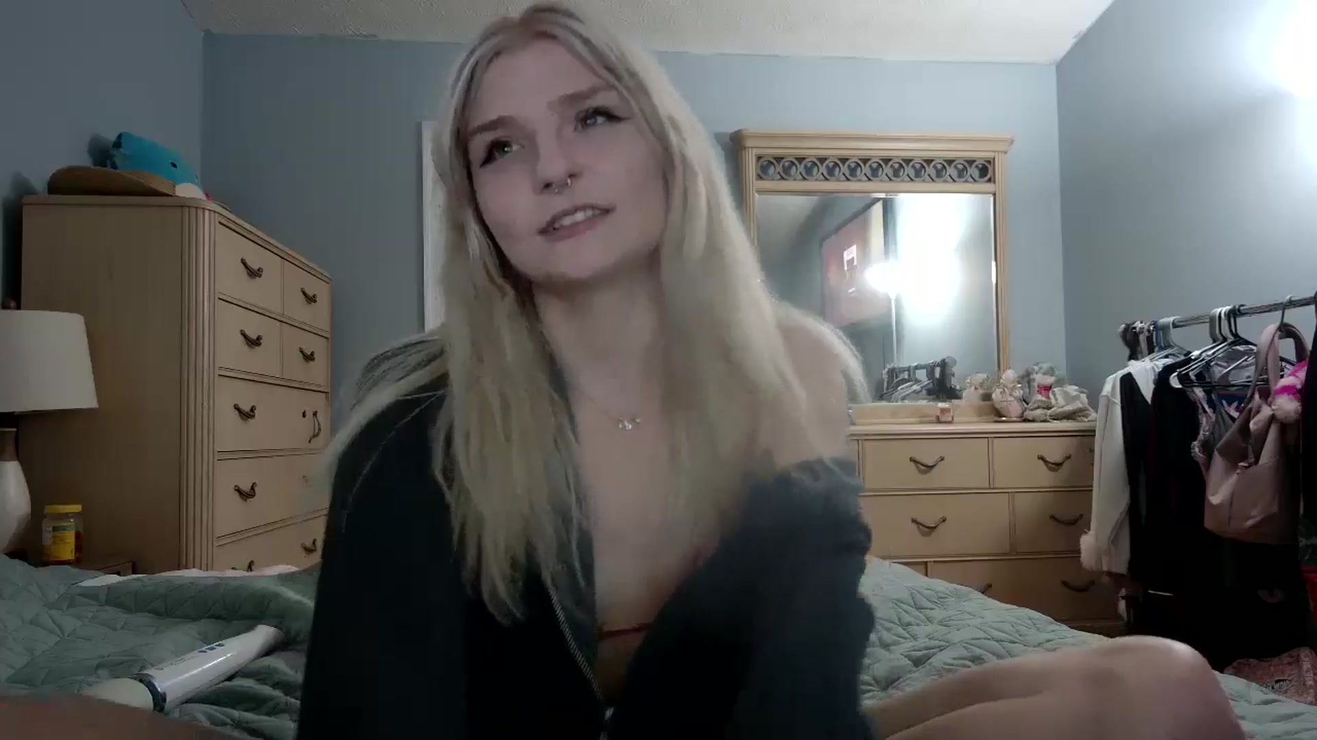 Gallery image thumbnail from DuckChan0's myfreecams stream on, 06/01/2024, 23:07 image 20 of 20