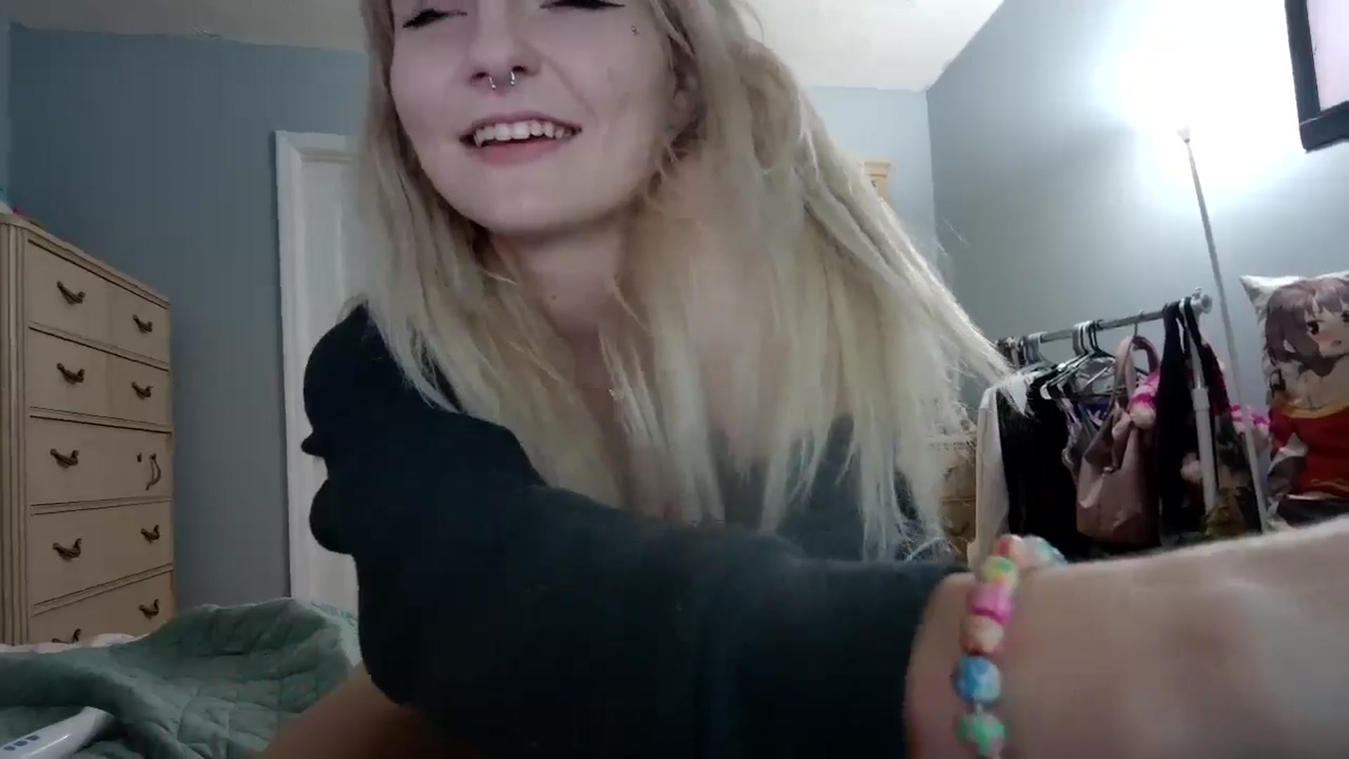 Gallery image thumbnail from DuckChan0's myfreecams stream on, 06/01/2024, 23:07 image 18 of 20