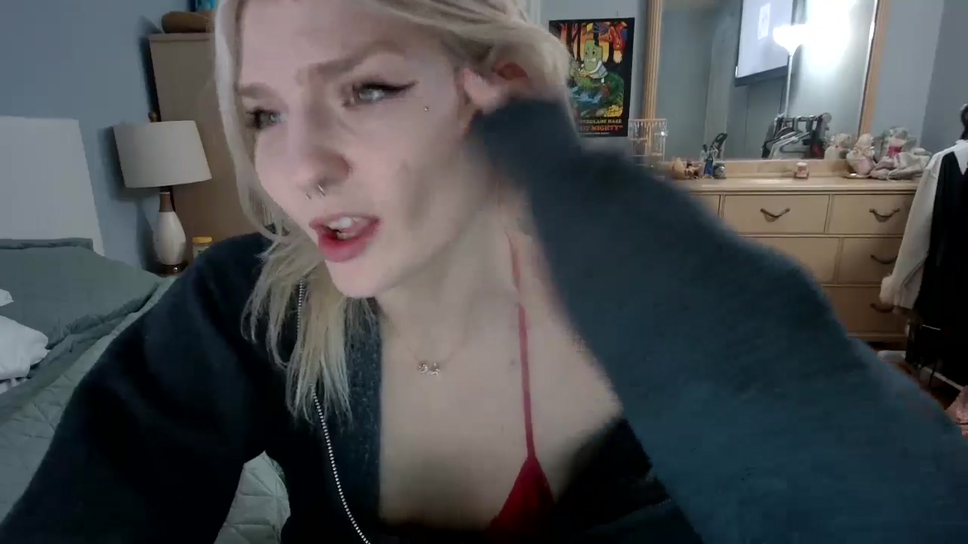 Gallery image thumbnail from DuckChan0's myfreecams stream on, 06/01/2024, 23:07 image 5 of 20