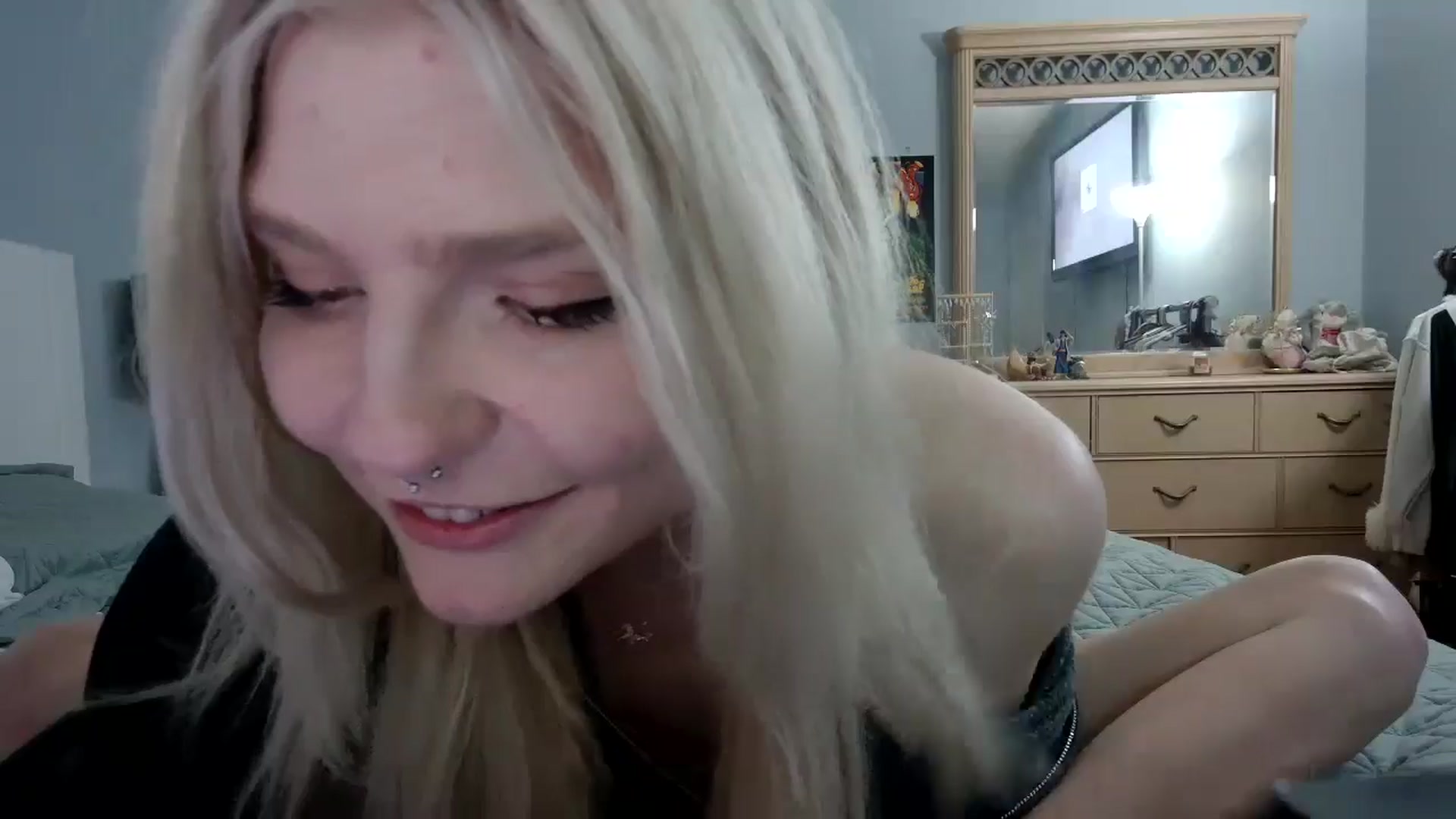 Gallery image thumbnail from DuckChan0's myfreecams stream on, 06/02/2024, 24:00 image 7 of 20