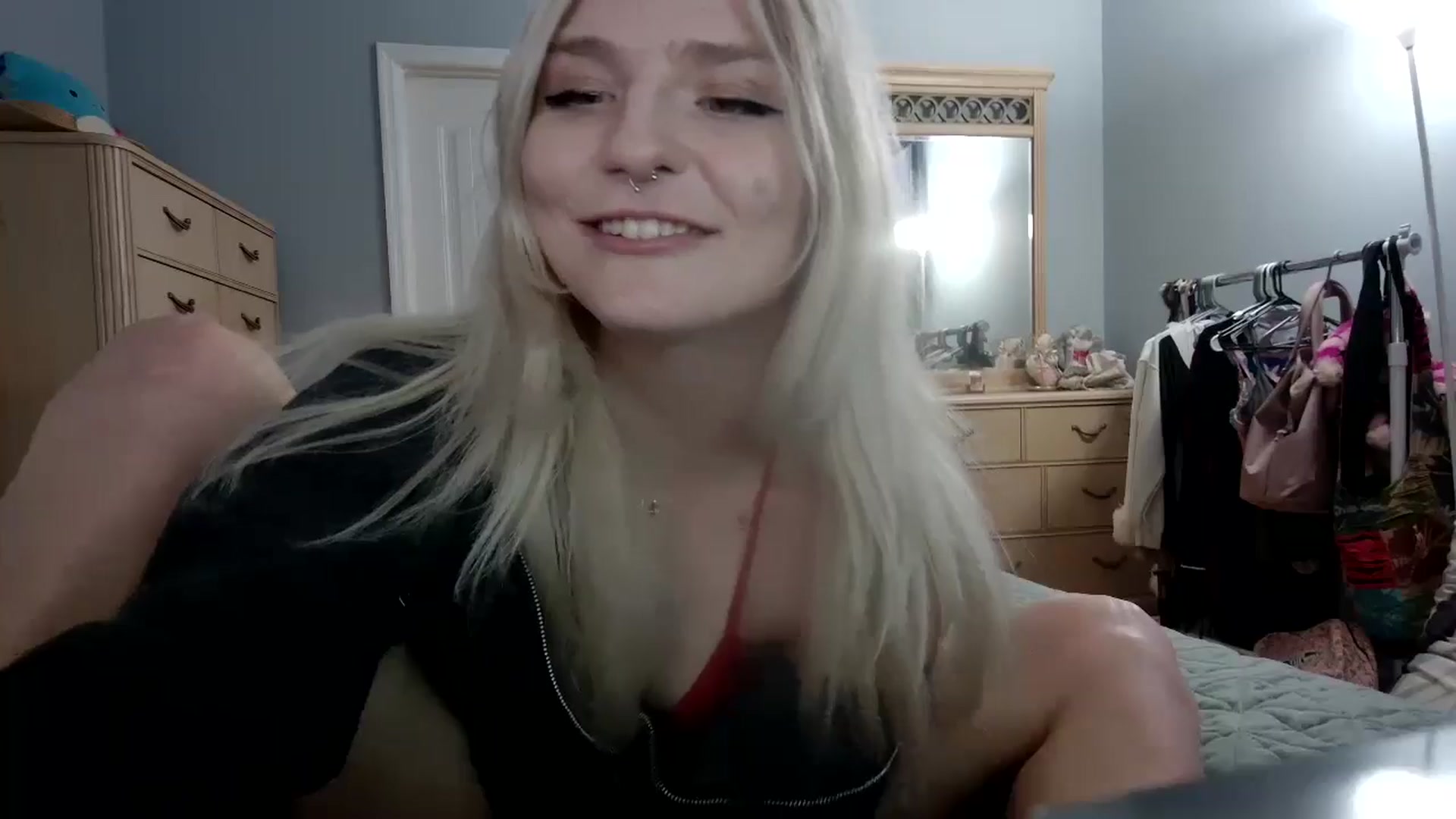Gallery image thumbnail from DuckChan0's myfreecams stream on, 06/02/2024, 24:00 image 6 of 20
