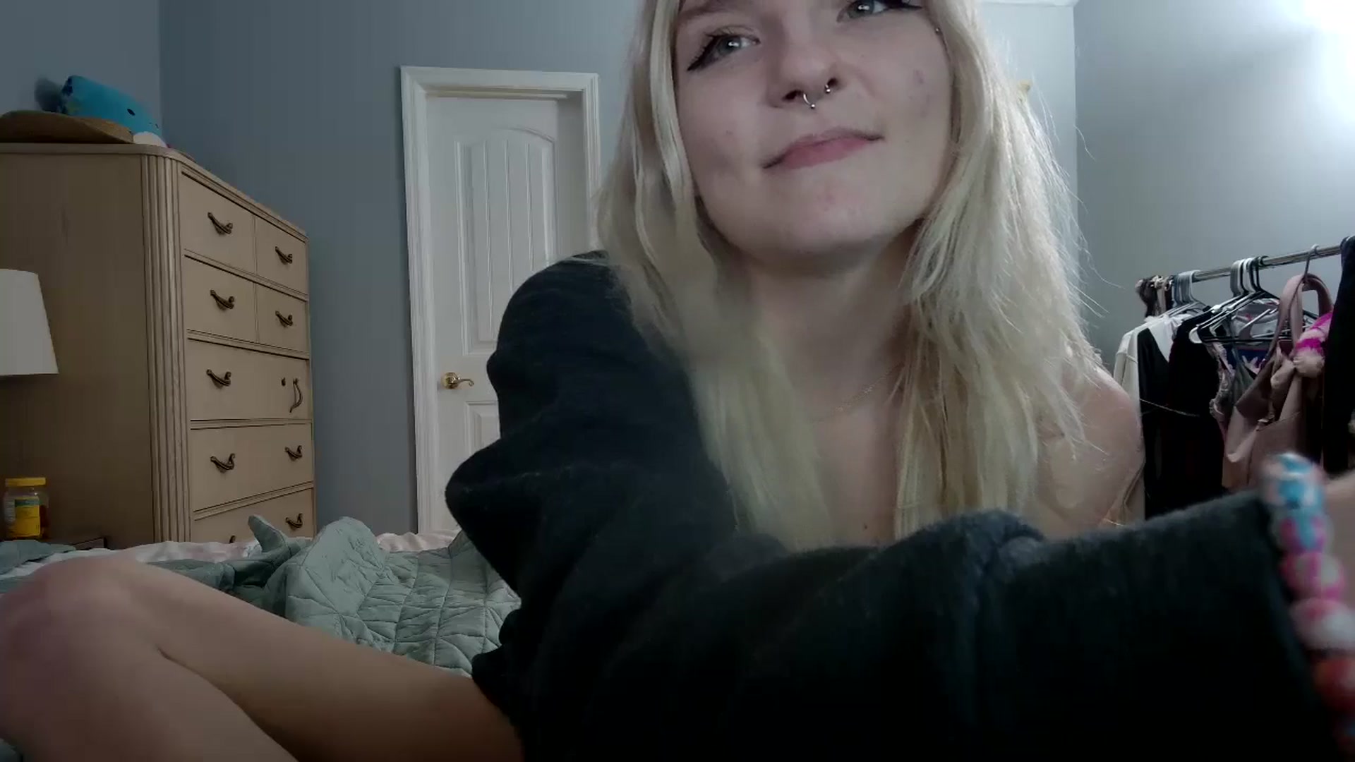 Gallery image thumbnail from DuckChan0's myfreecams stream on, 06/02/2024, 24:00 image 14 of 20
