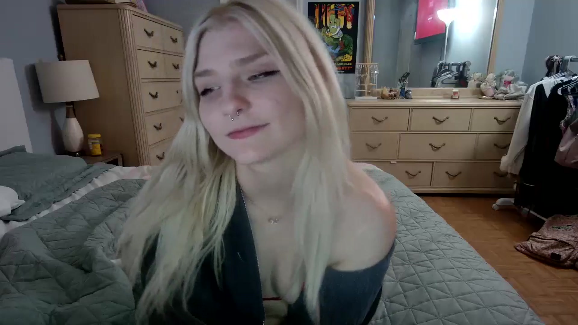 Gallery image thumbnail from DuckChan0's myfreecams stream on, 06/02/2024, 24:52 image 7 of 20