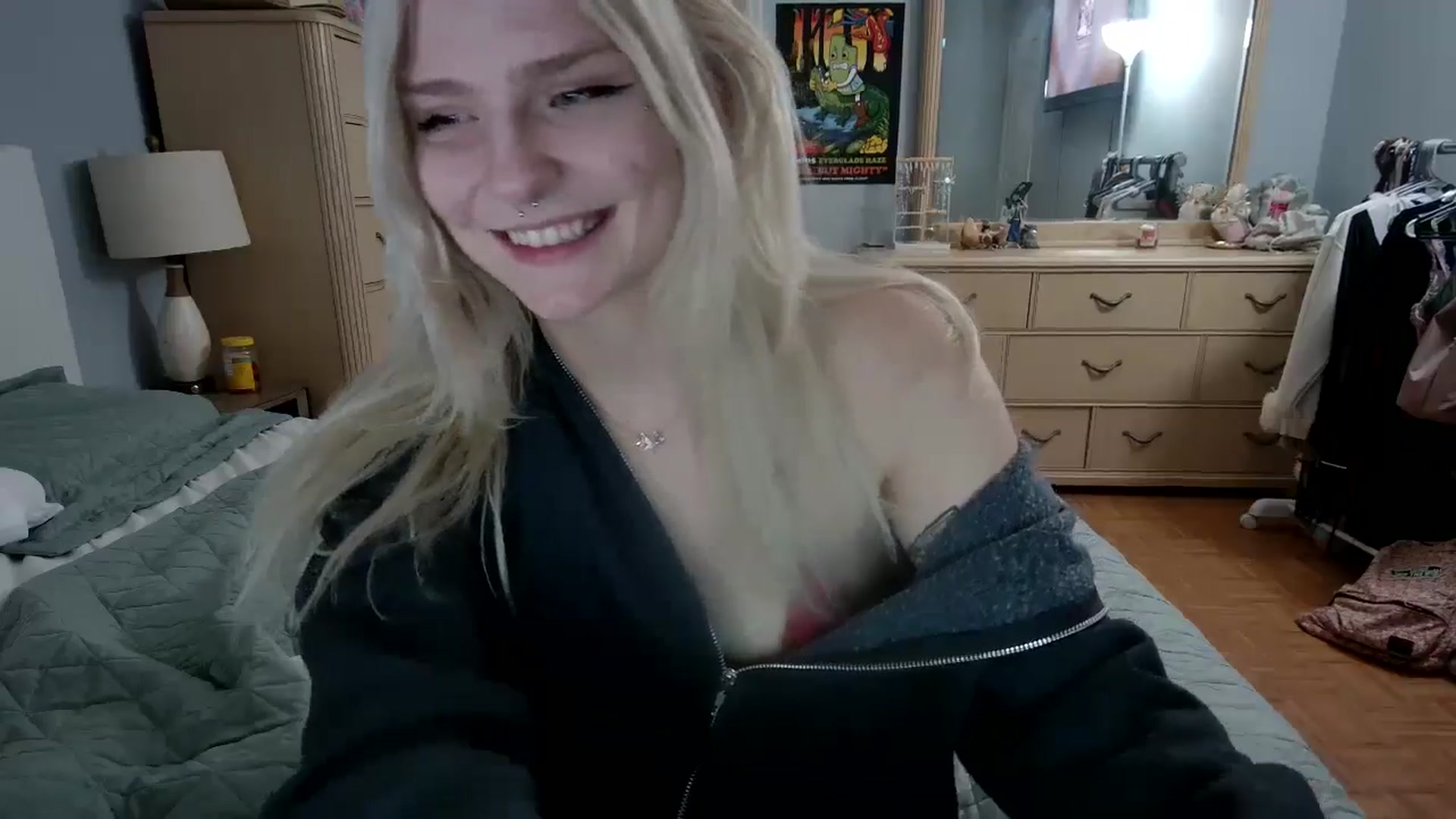 Gallery image thumbnail from DuckChan0's myfreecams stream on, 06/02/2024, 24:52 image 10 of 20