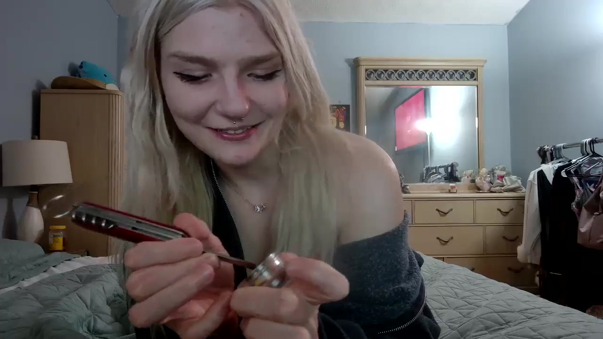 Gallery image thumbnail from DuckChan0's myfreecams stream on, 06/02/2024, 24:52 image 17 of 20