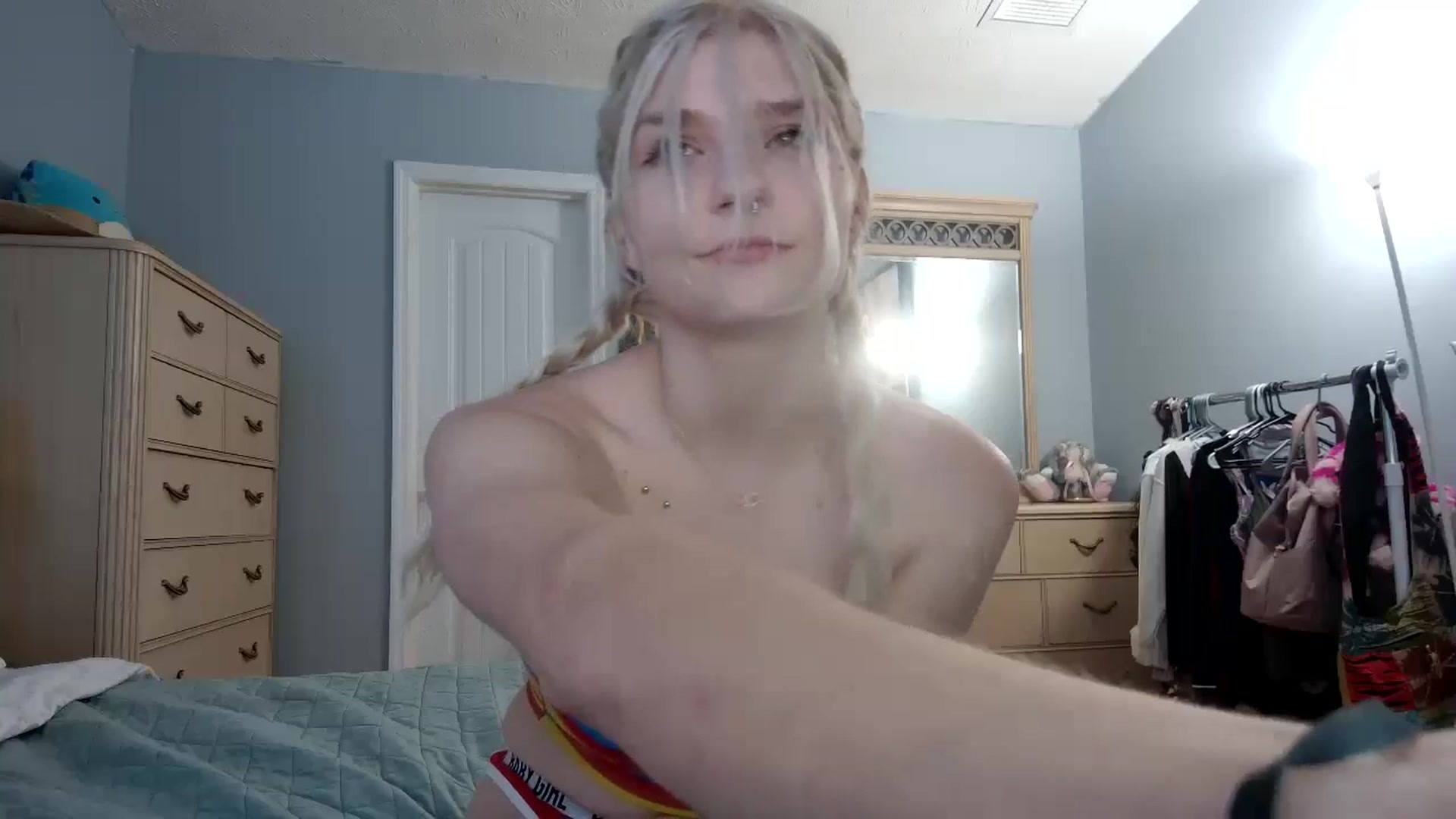 Gallery image thumbnail from DuckChan0's myfreecams stream on, 06/02/2024, 22:18 image 19 of 20