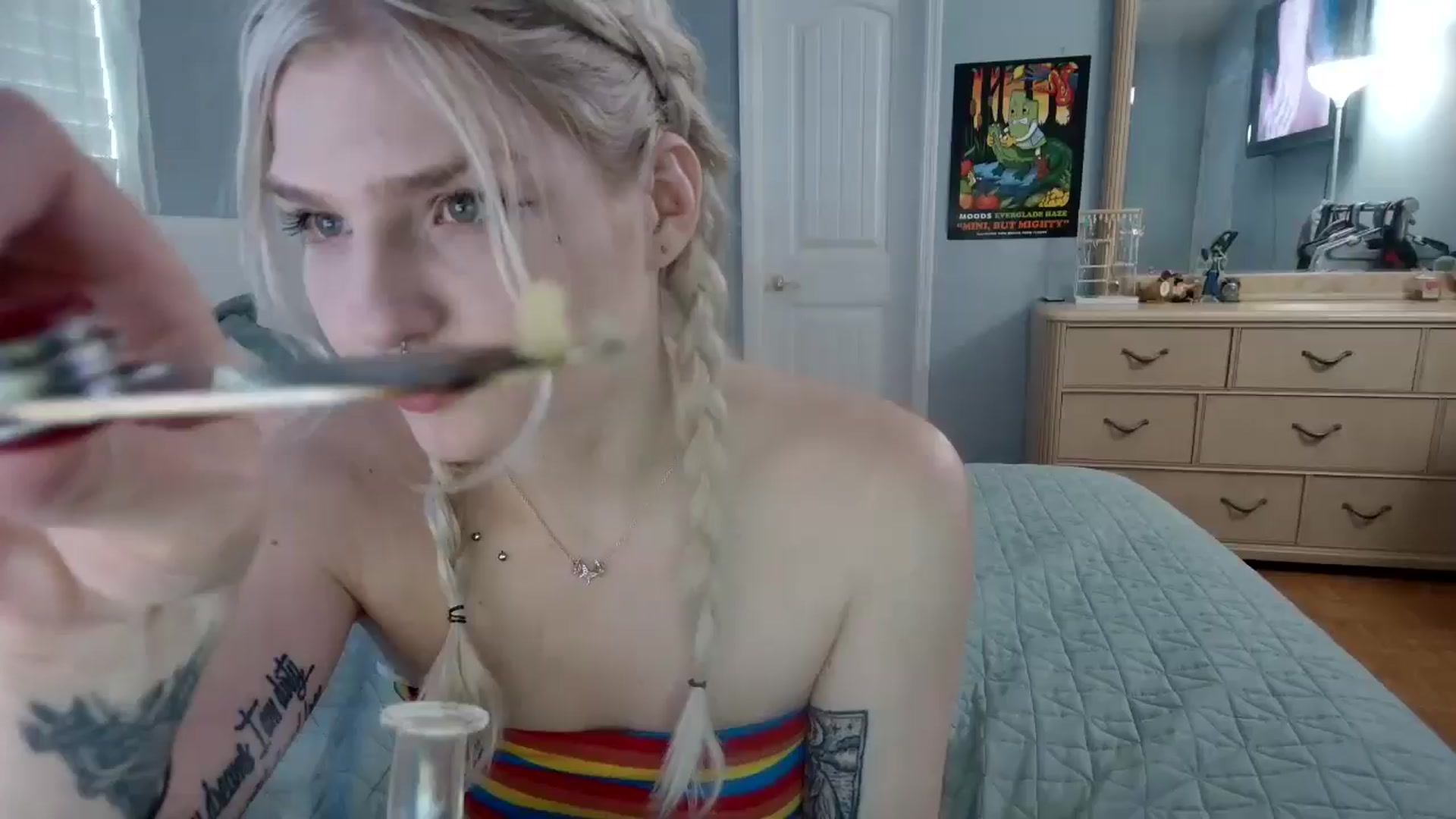 Gallery image thumbnail from DuckChan0's myfreecams stream on, 06/02/2024, 22:18 image 2 of 20