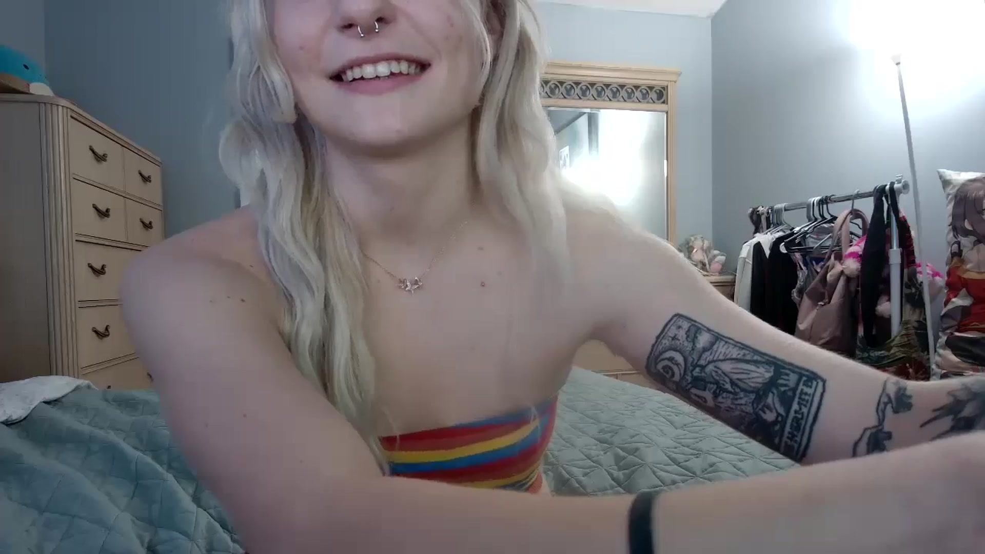 Gallery image thumbnail from DuckChan0's myfreecams stream on, 06/02/2024, 22:44 image 19 of 20