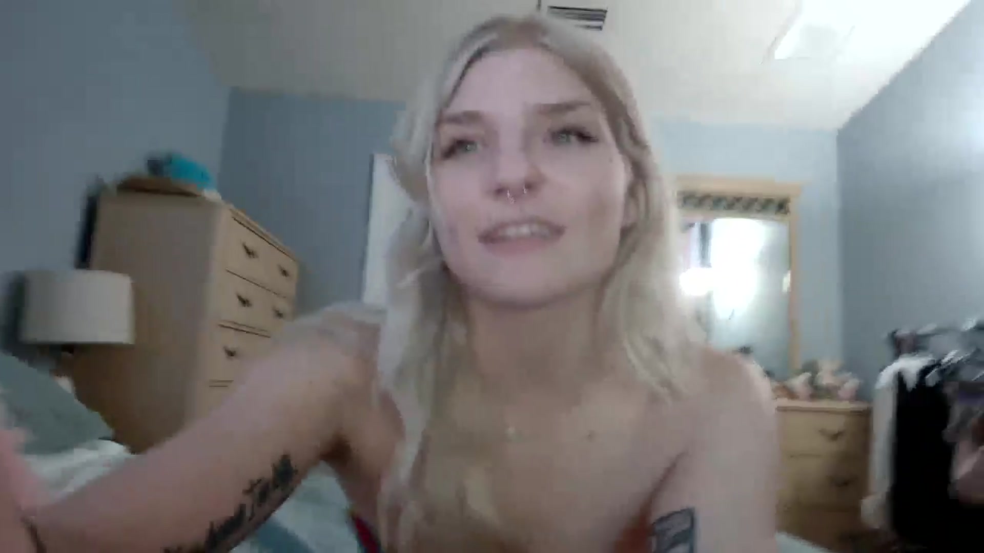 Gallery image thumbnail from DuckChan0's myfreecams stream on, 06/02/2024, 23:20 image 19 of 20