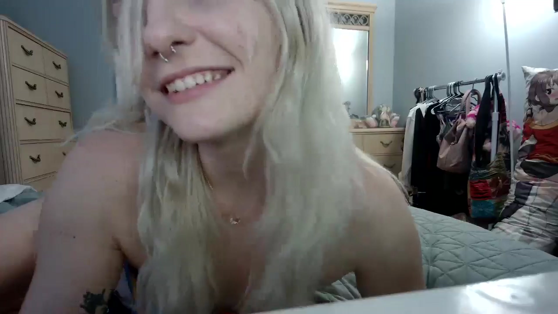 Gallery image thumbnail from DuckChan0's myfreecams stream on, 06/02/2024, 23:20 image 12 of 20