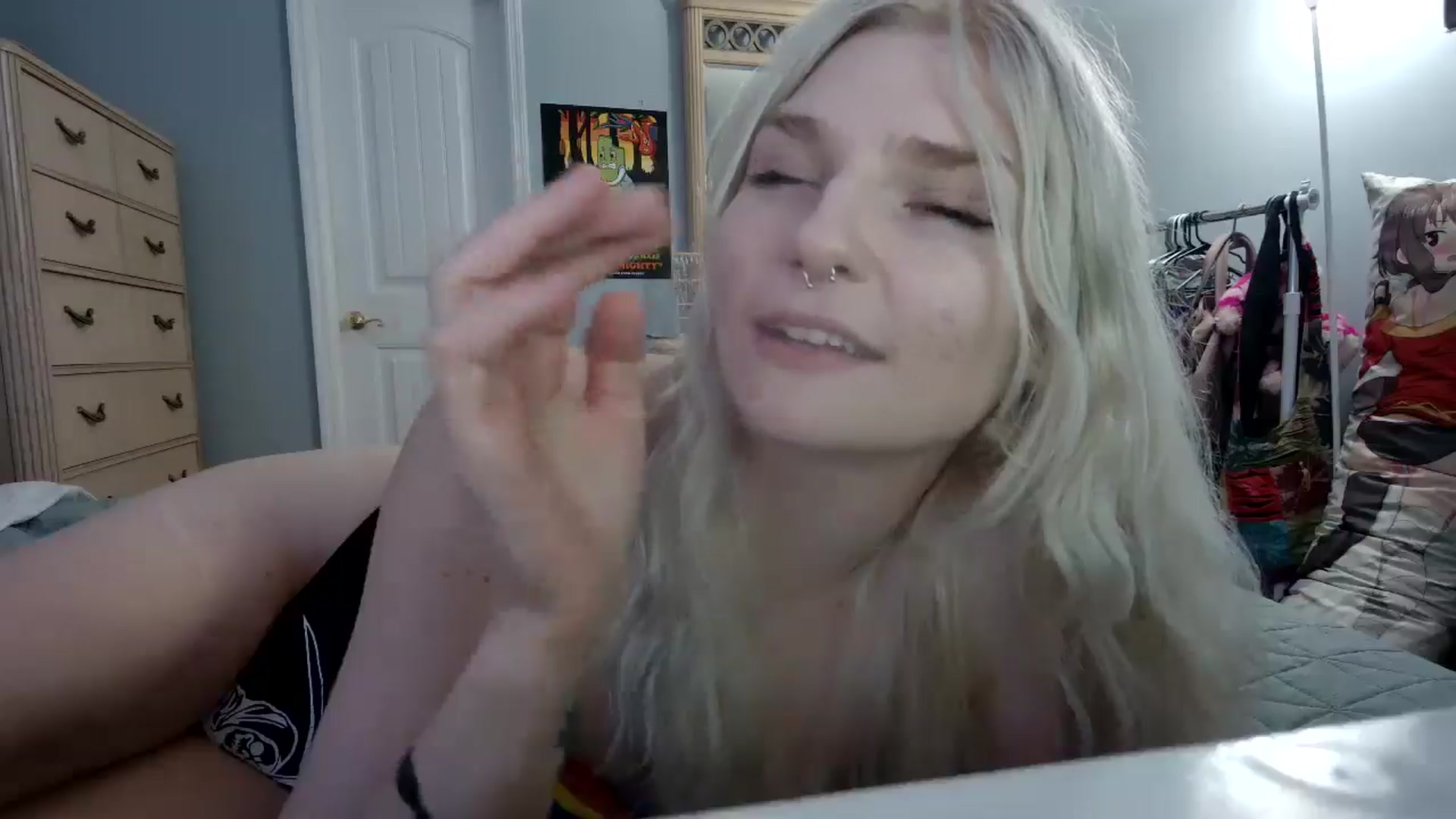 Gallery image thumbnail from DuckChan0's myfreecams stream on, 06/02/2024, 23:20 image 14 of 20
