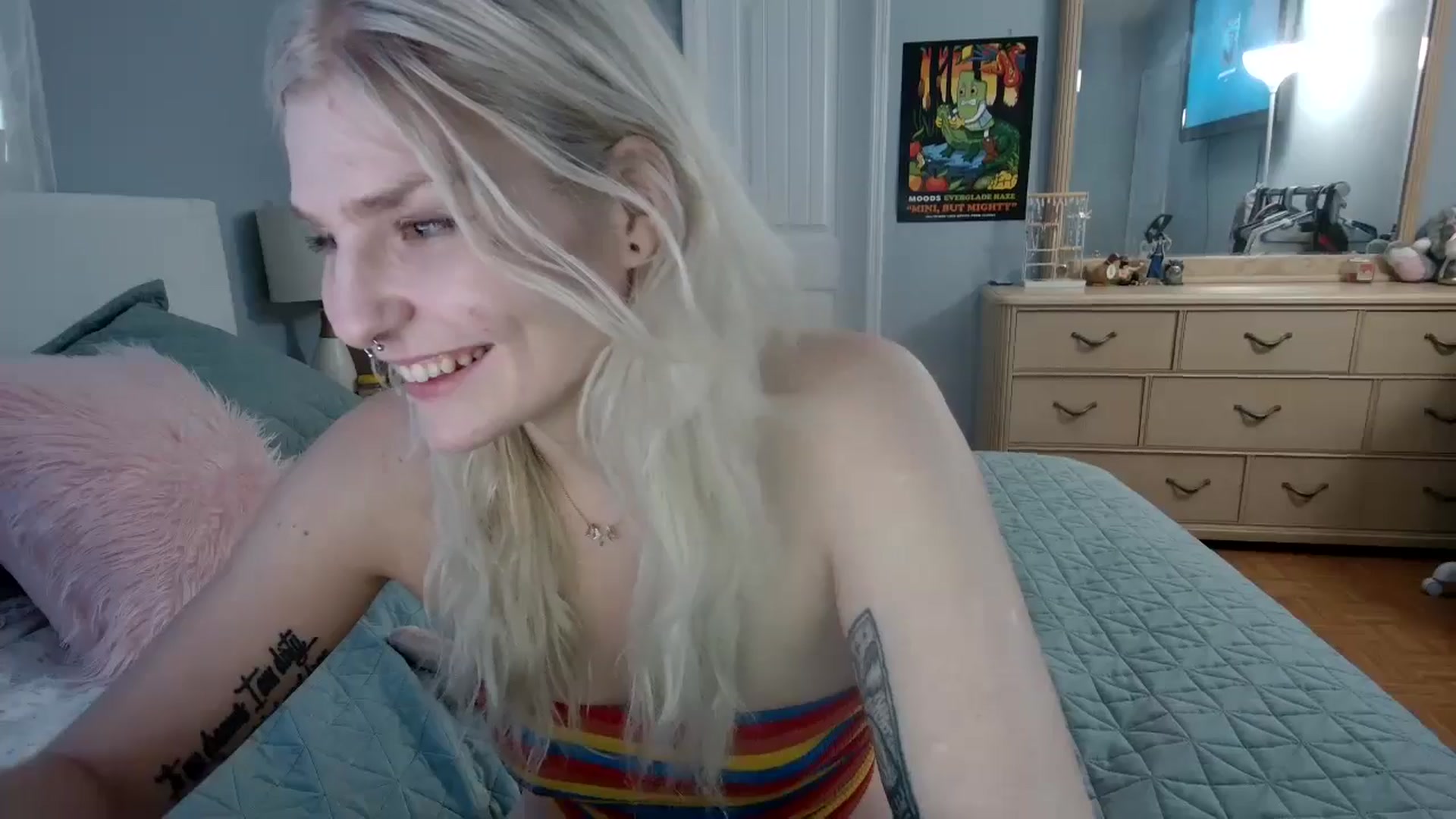 Gallery image thumbnail from DuckChan0's myfreecams stream on, 06/02/2024, 23:52 image 12 of 20