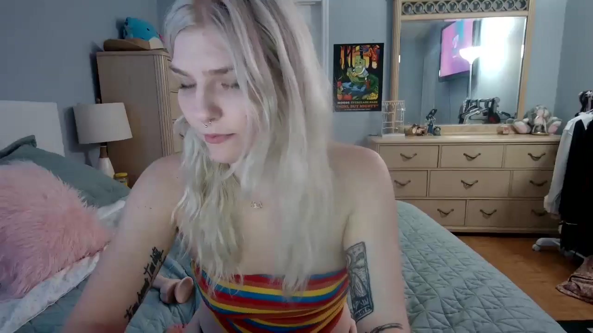Gallery image thumbnail from DuckChan0's myfreecams stream on, 06/02/2024, 23:52 image 2 of 20