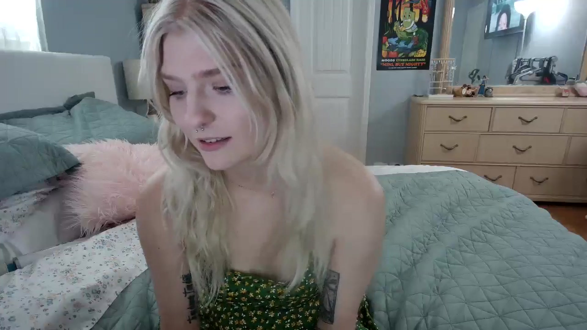 Gallery image thumbnail from DuckChan0's myfreecams stream on, 06/03/2024, 14:22 image 20 of 20